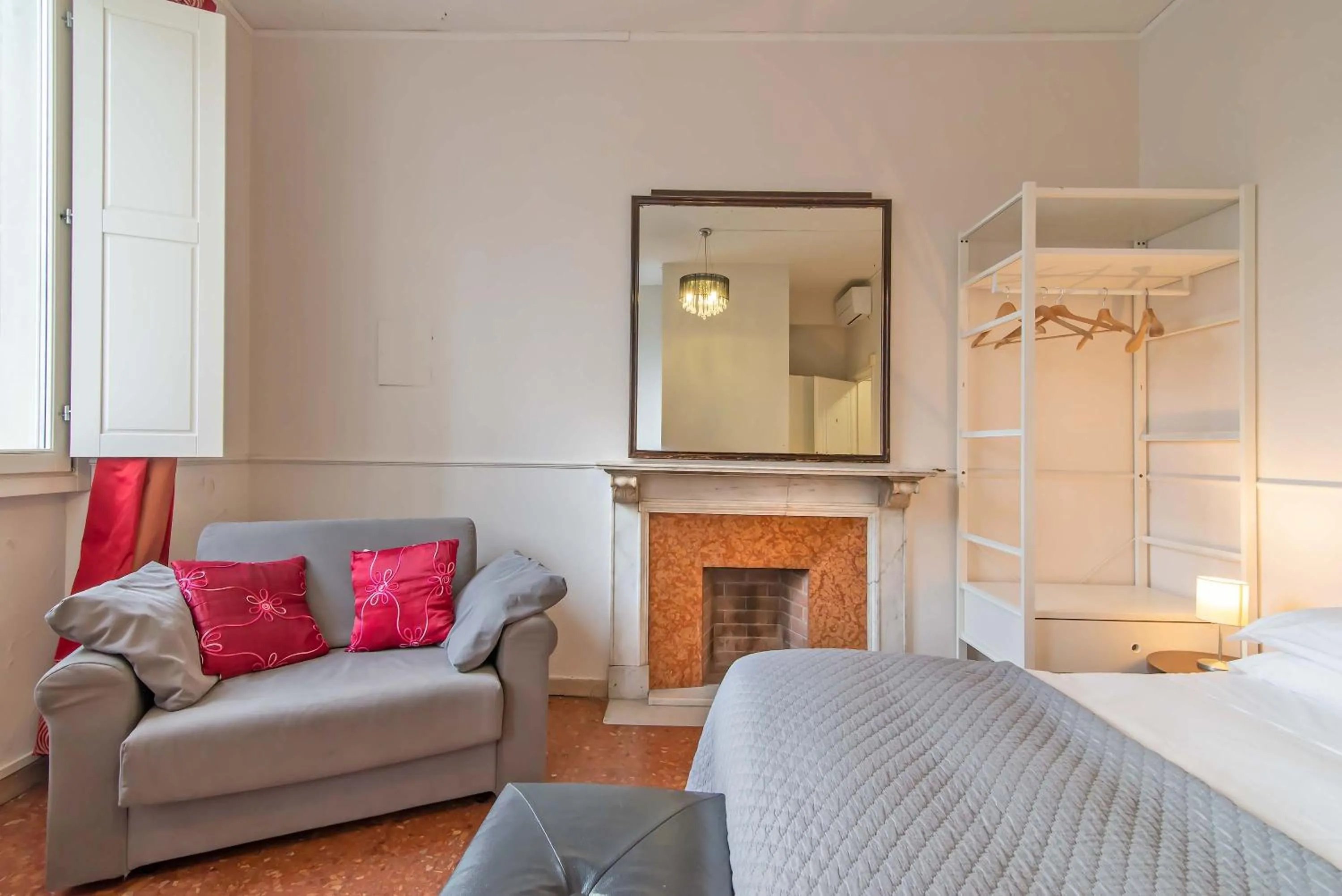 Photo of the whole room in Duomo View