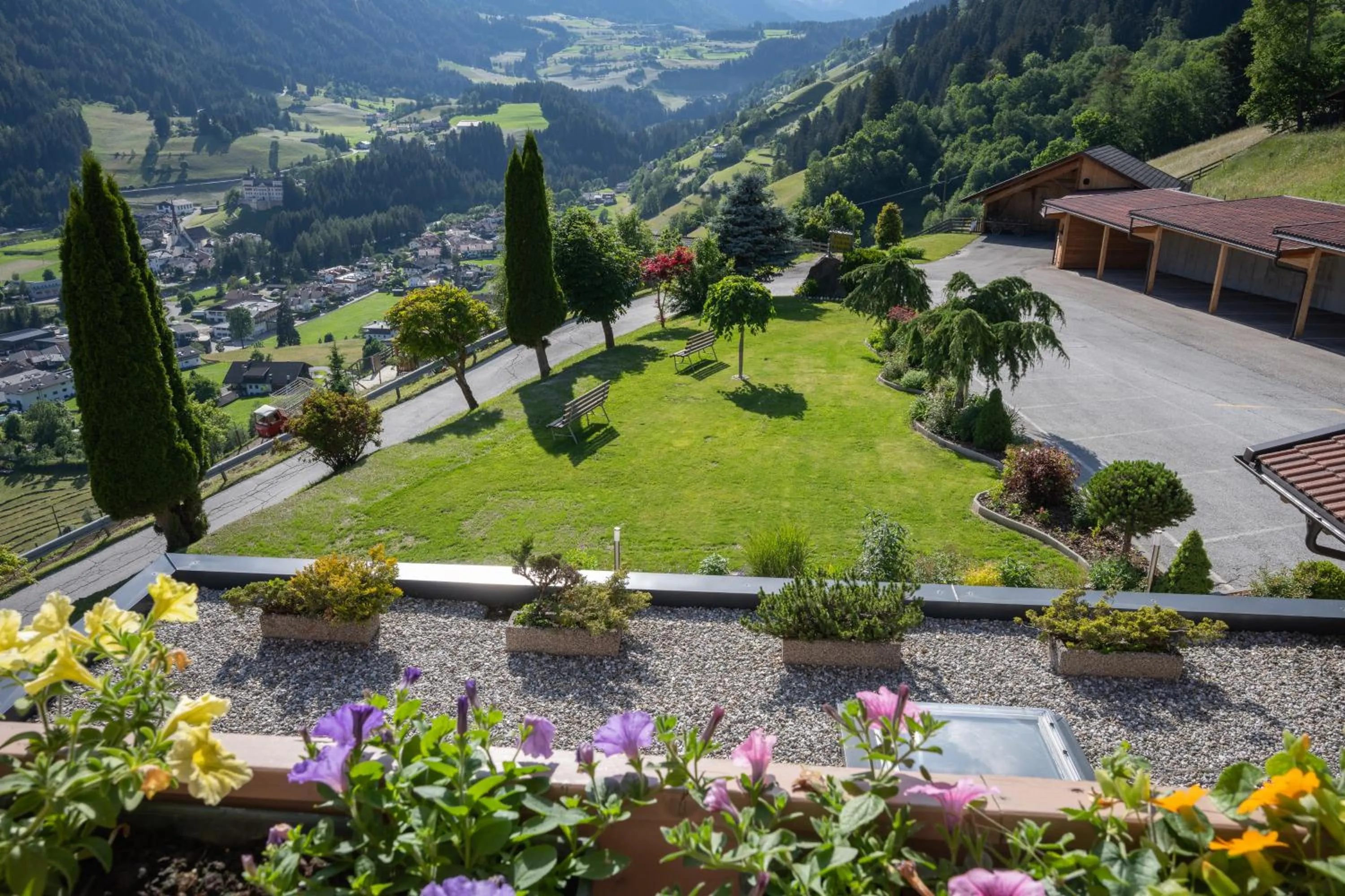 Garden view in Residence Garni Melcherhof