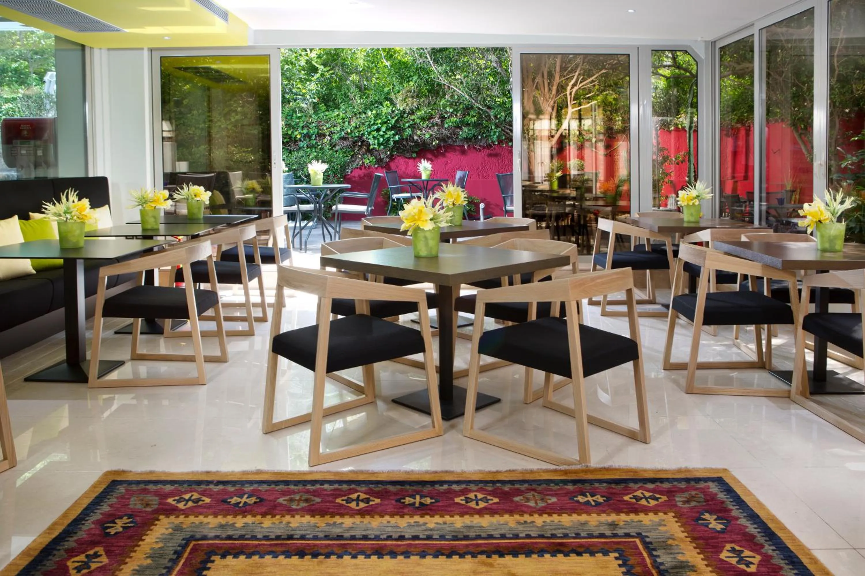 Restaurant/places to eat in AQUAMARE CITY and BEACH