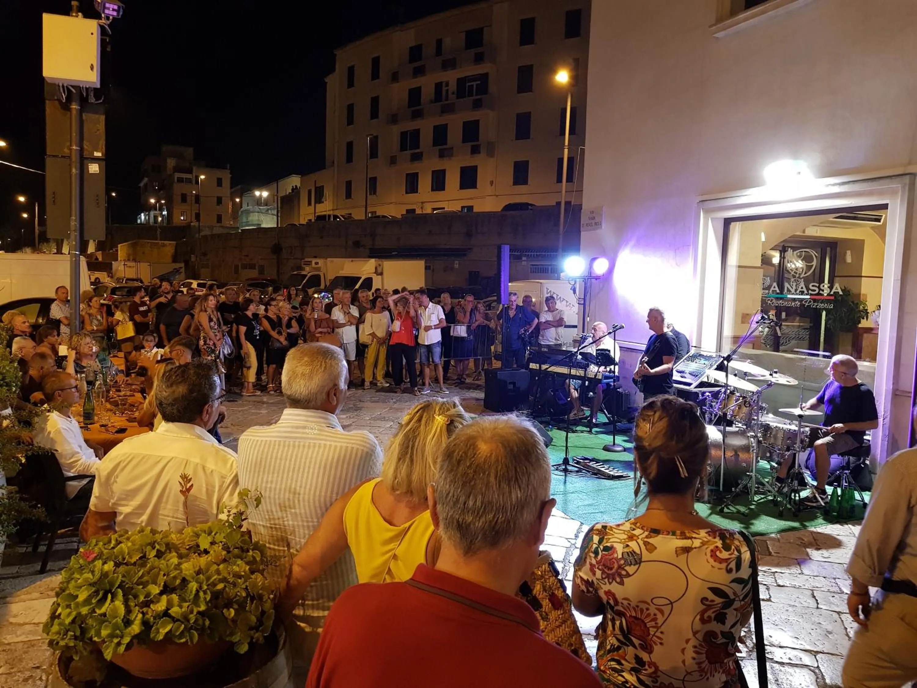 Property building in La nassa fitta camere