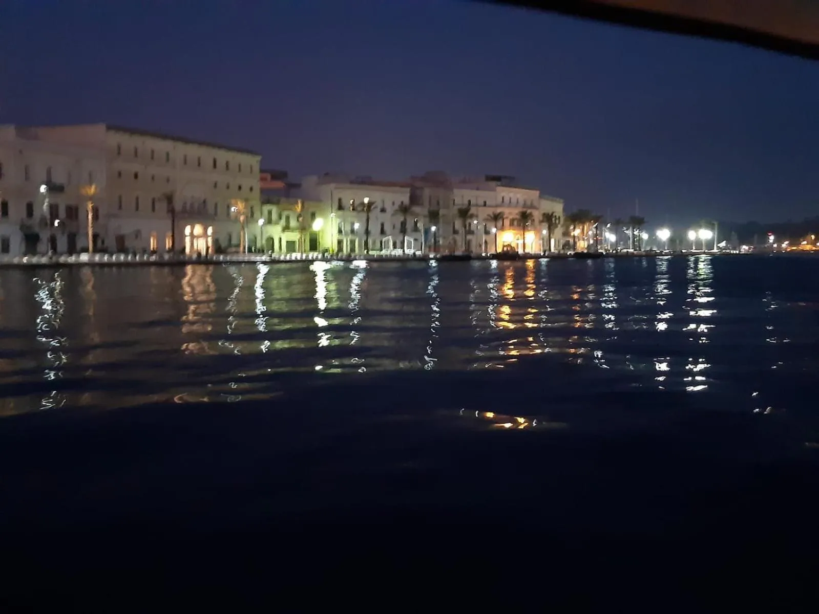 Property building in La nassa fitta camere