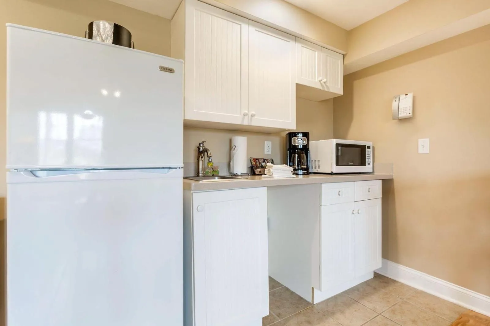 Kitchen or kitchenette in Bluegreen Vacations The Breakers Resort, an Ascend Collection Resort