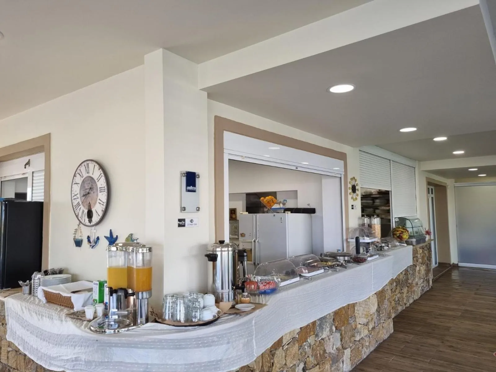 Breakfast in Sunny Hill