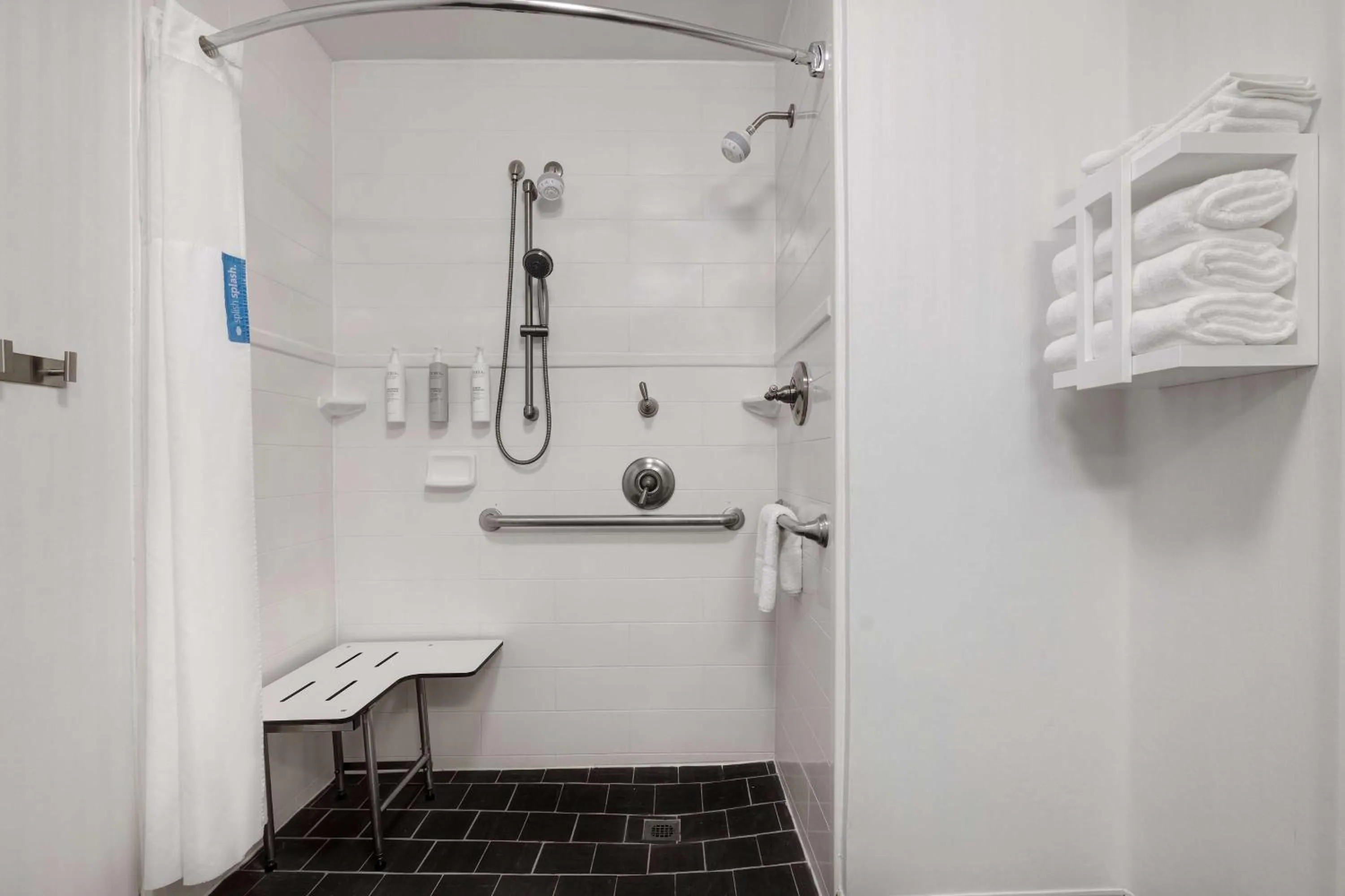 Bathroom in Hampton Inn Natchitoches