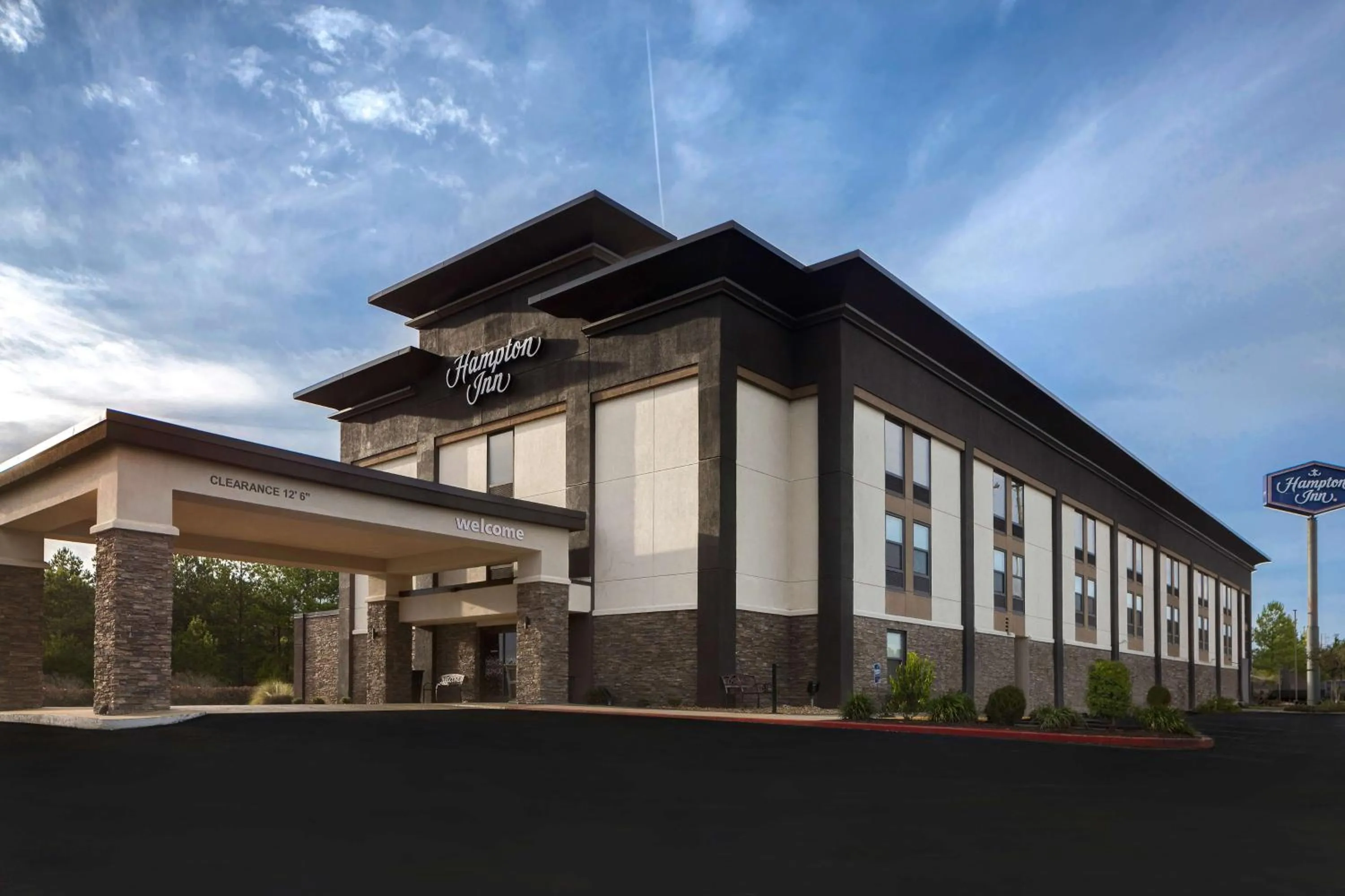 Property building in Hampton Inn Natchitoches