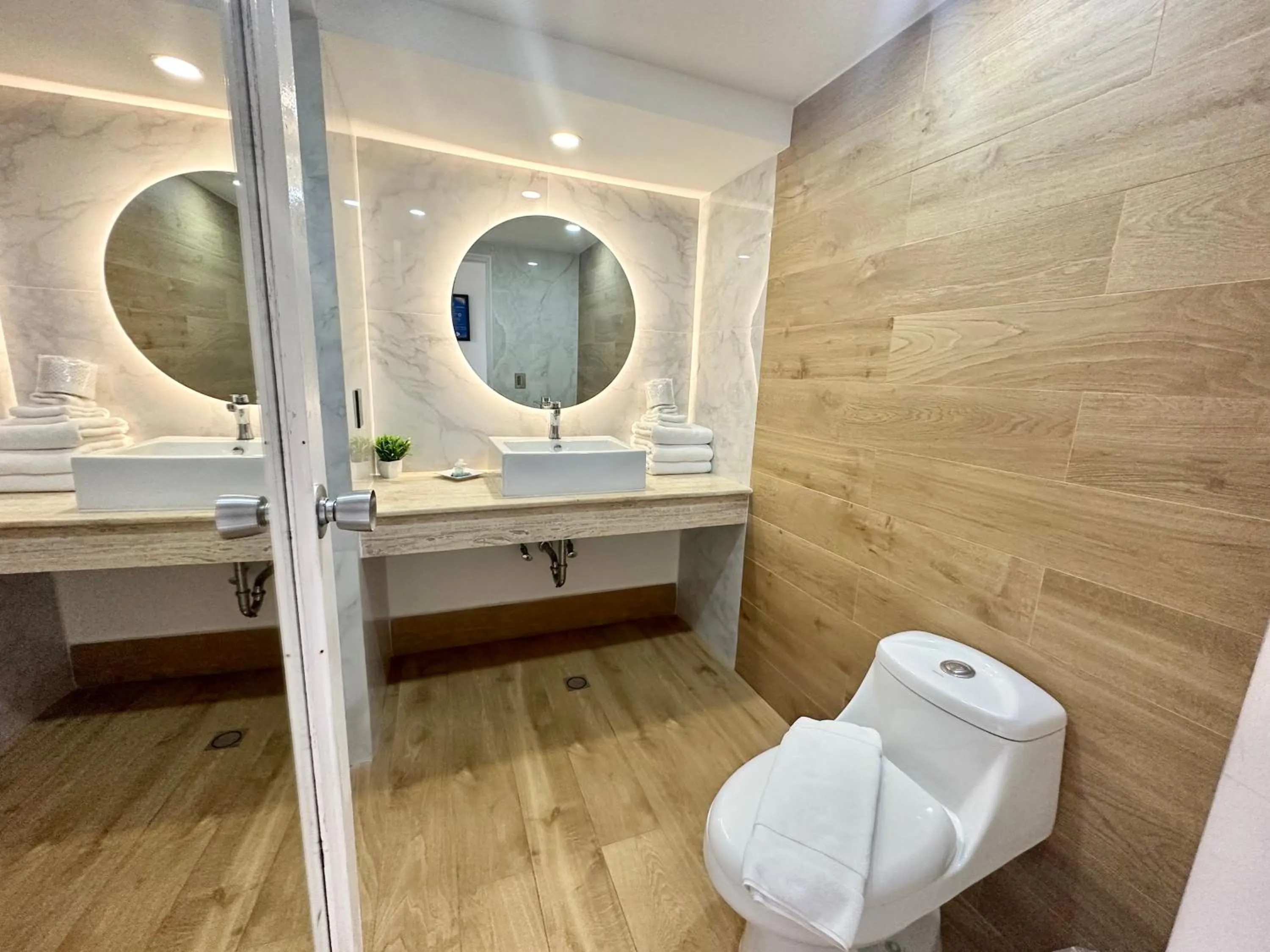 Bathroom in Cancun Plaza - Best Beach