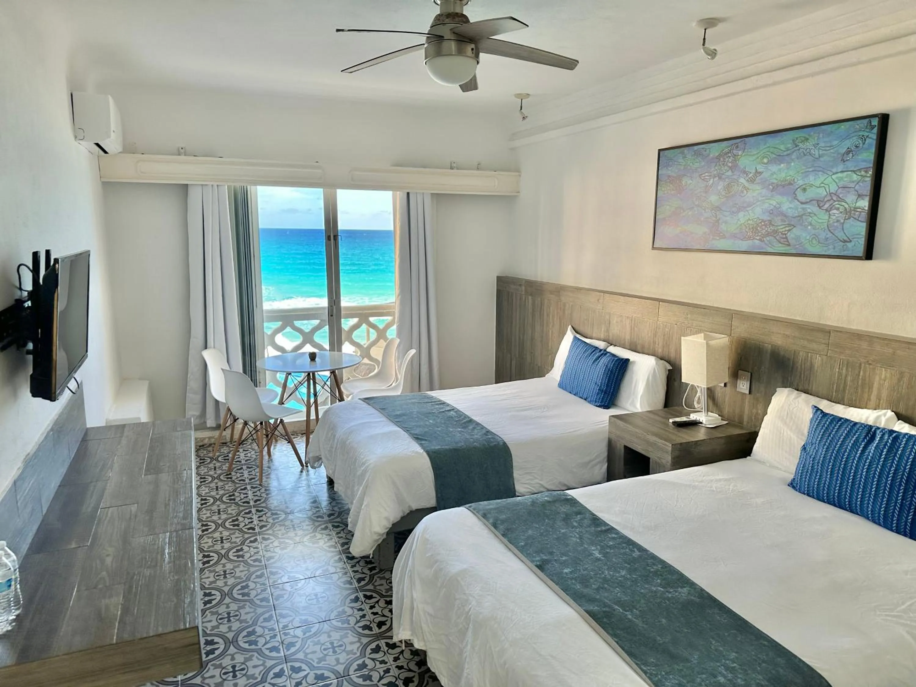 Bedroom, Bed in Cancun Plaza - Best Beach