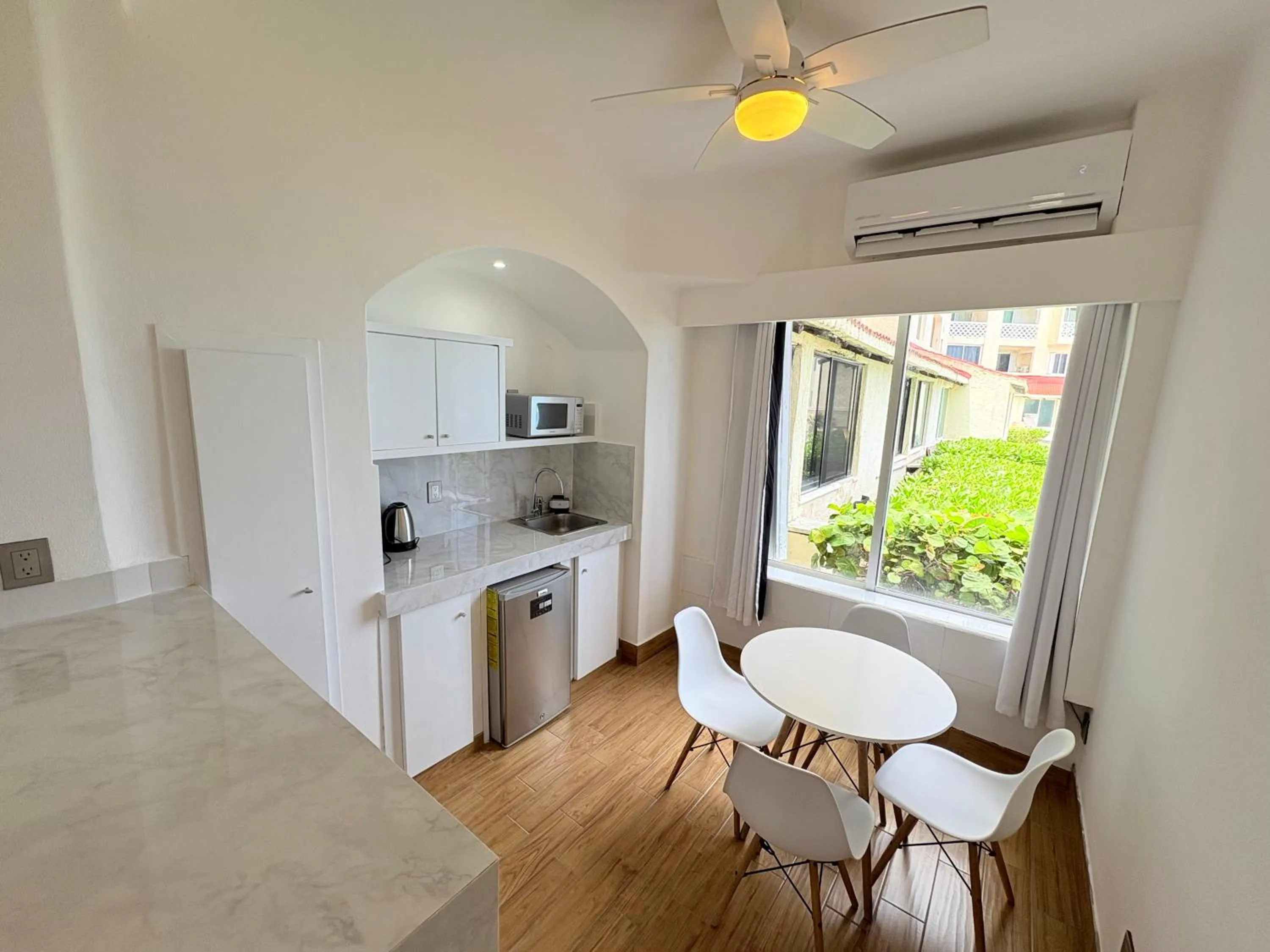 Kitchen or kitchenette in Cancun Plaza - Best Beach