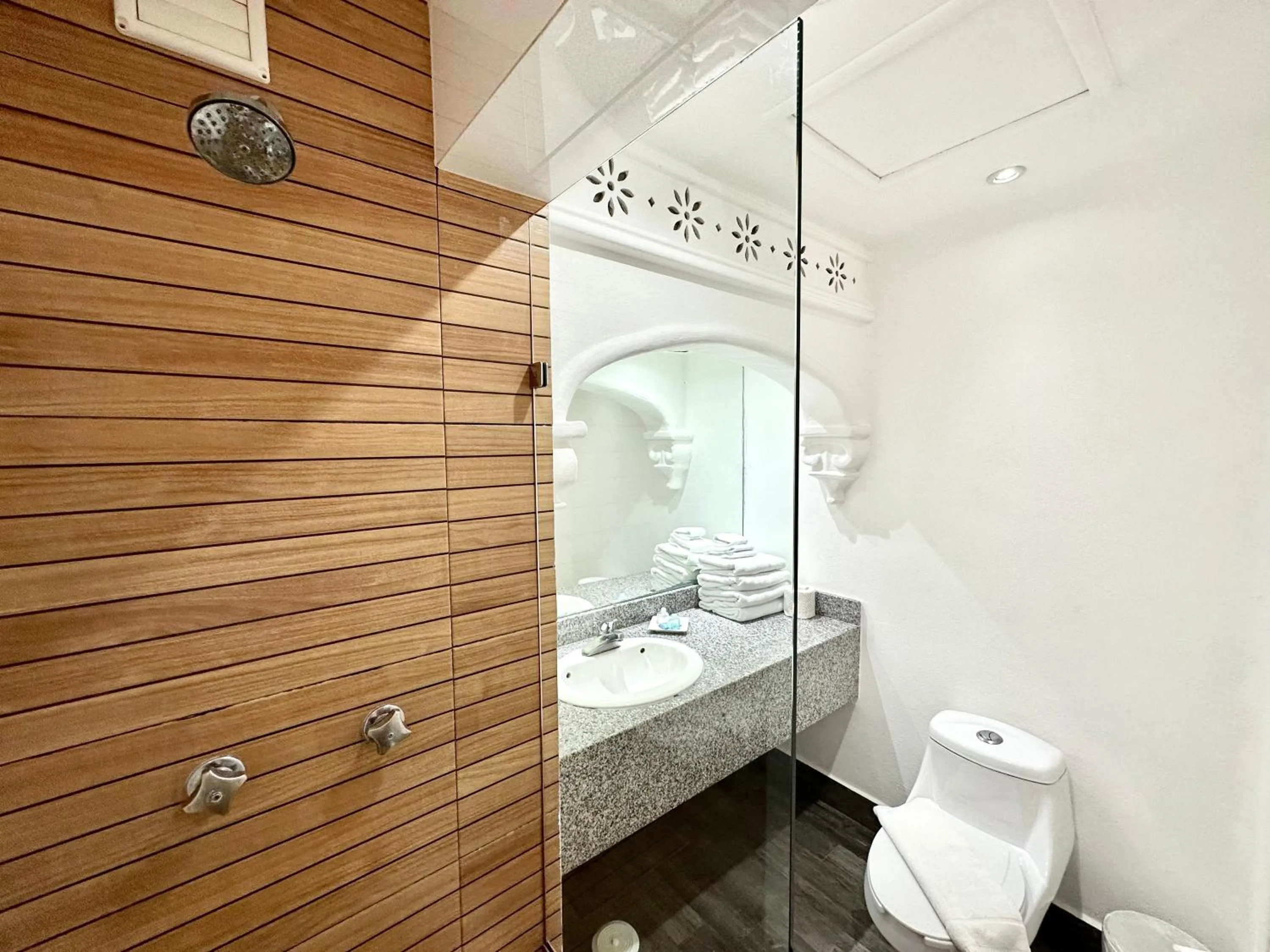 Bathroom in Cancun Plaza - Best Beach