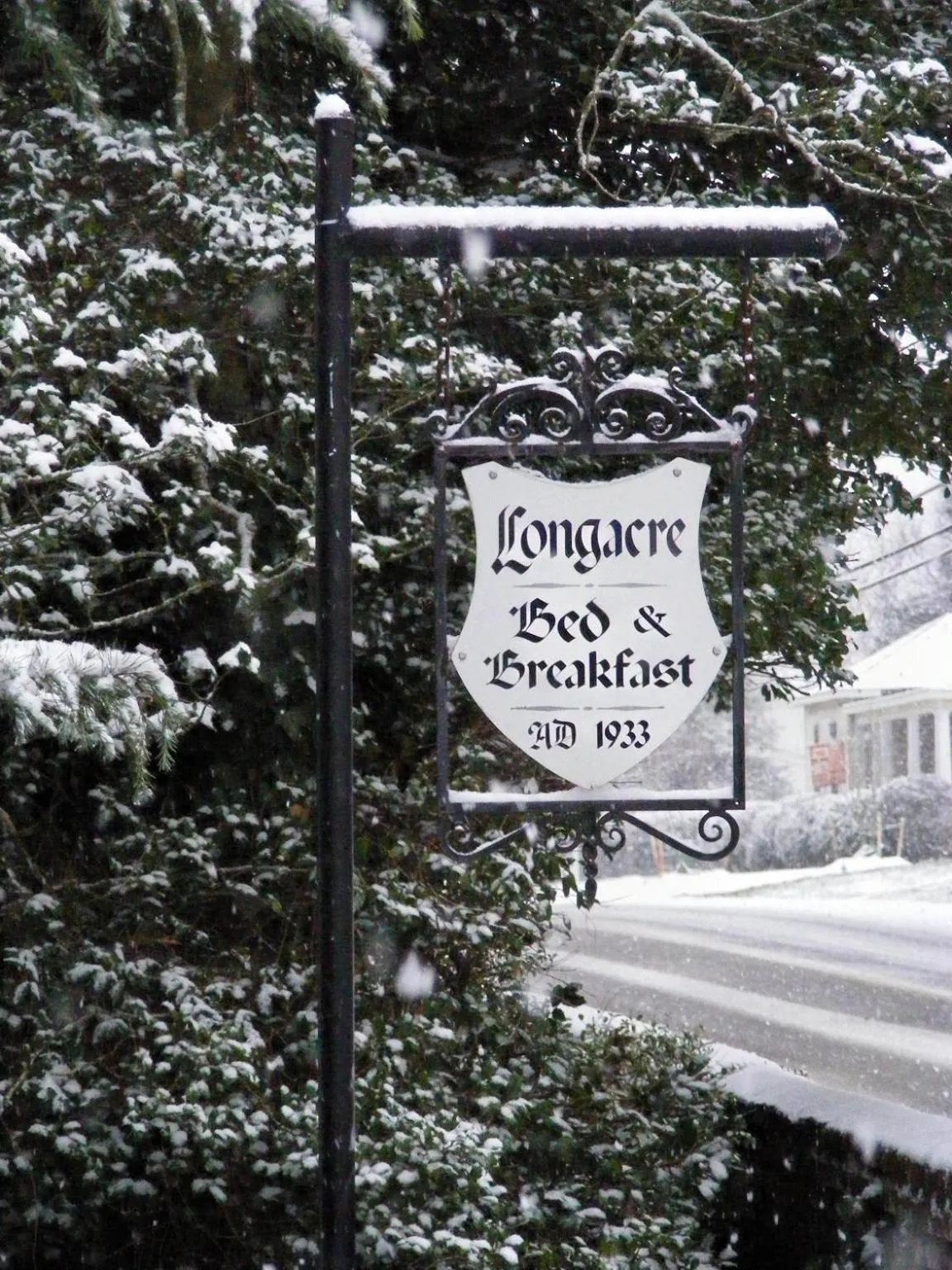 Property logo or sign in Longacre of Appomattox