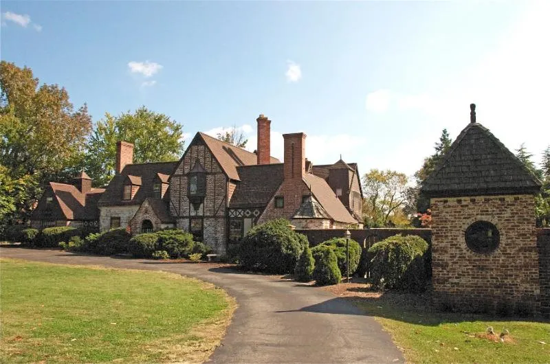 Property building in Longacre of Appomattox