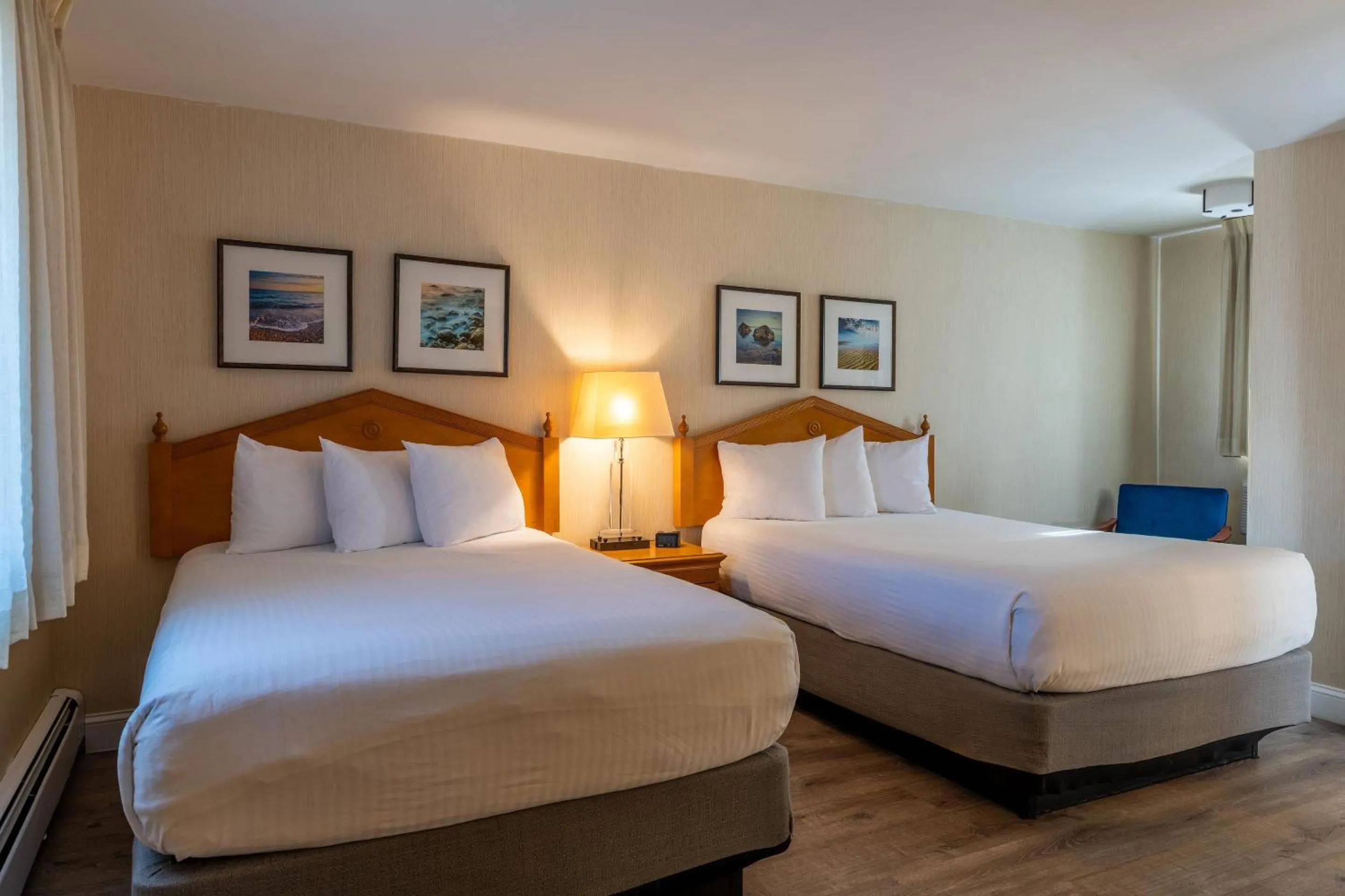 Bedroom, Bed in Port Inn and Suites Portsmouth, an Ascend Collection Hotel