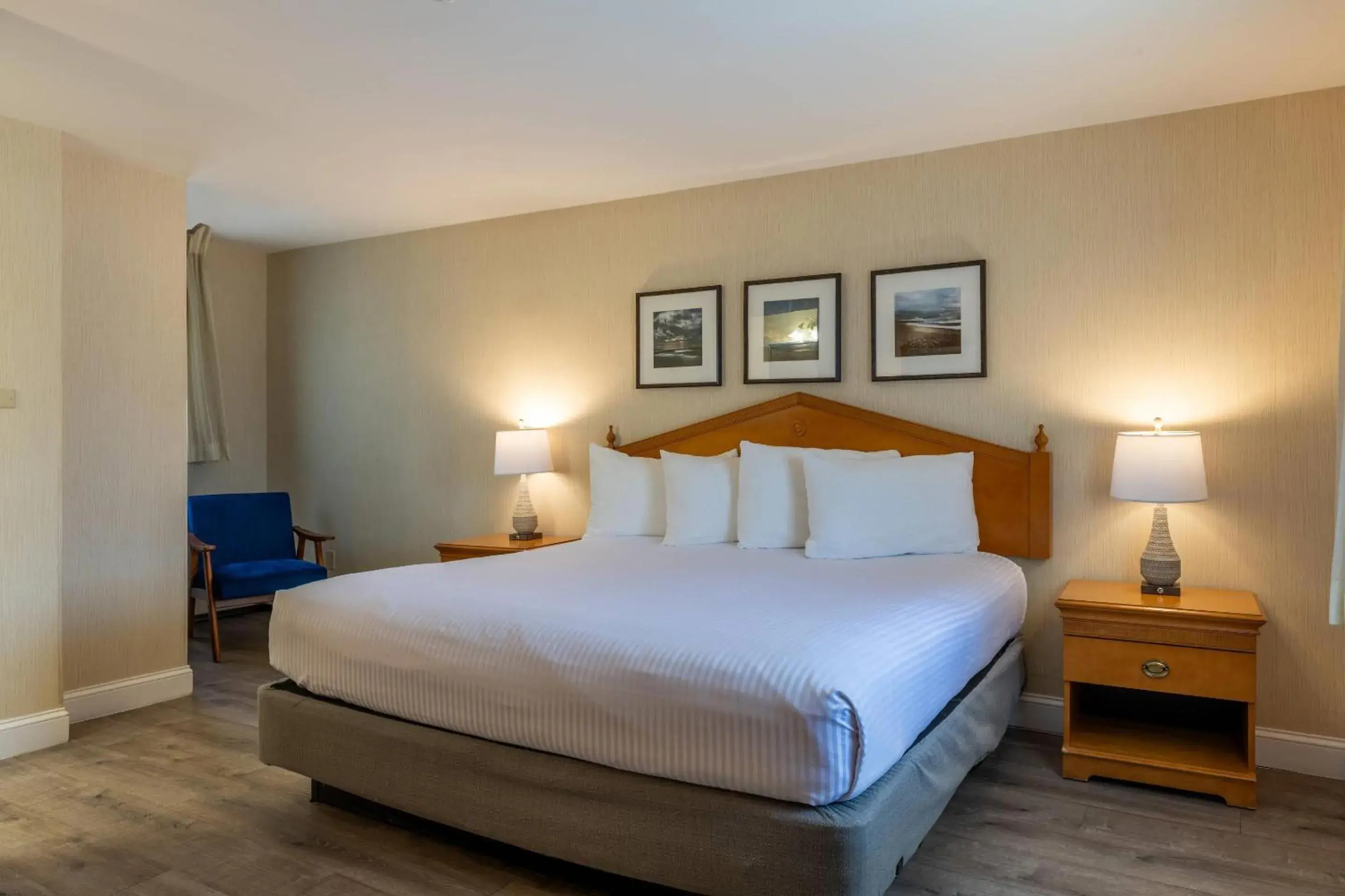 Standard King Room - Non-Smoking in Port Inn and Suites Portsmouth, an Ascend Collection Hotel Standard King Room - Non-Smoking in Port Inn and Suites Portsmouth, an Ascend Collection Hotel