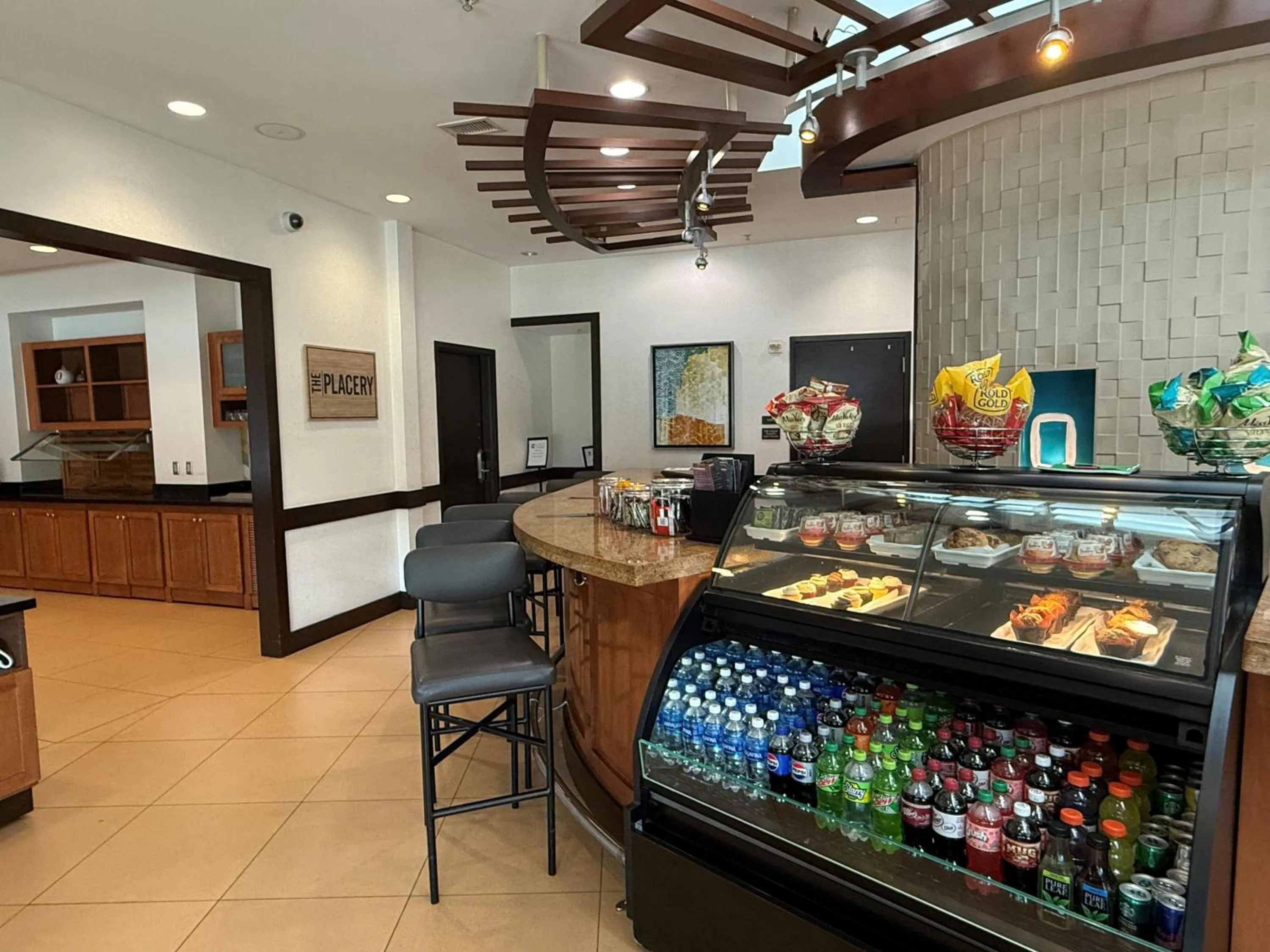 Lounge or bar in Hyatt Place Fort Myers at the Forum