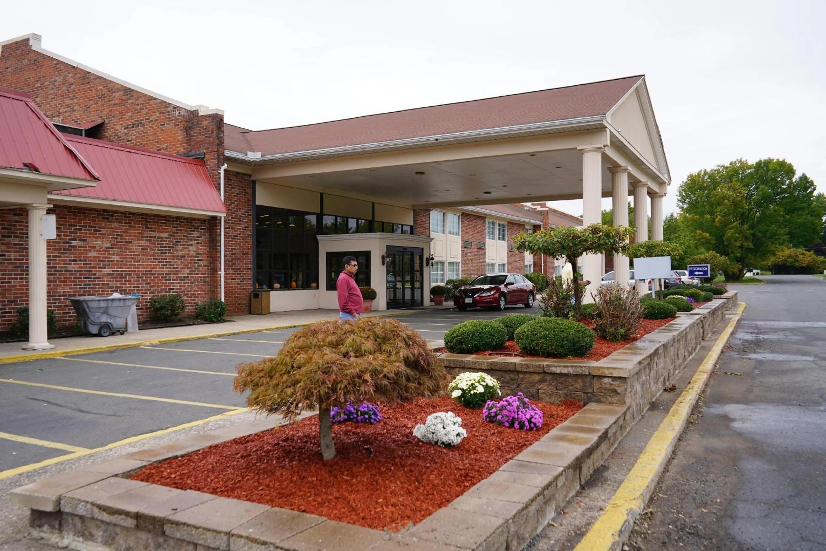 Property building in Rodeway Inn & Suites East Windsor