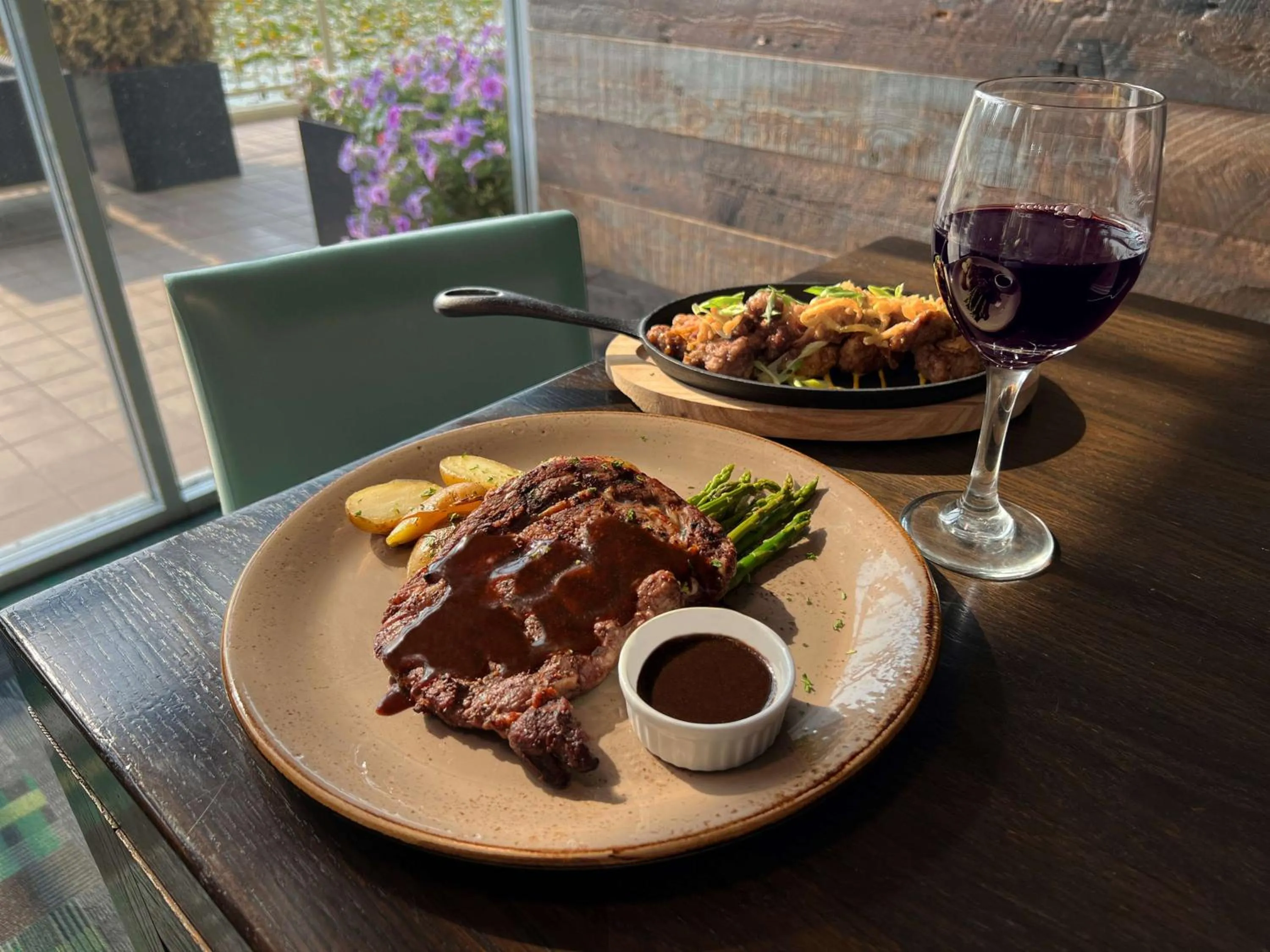 Lounge or bar in Coast Chilliwack Hotel by APA