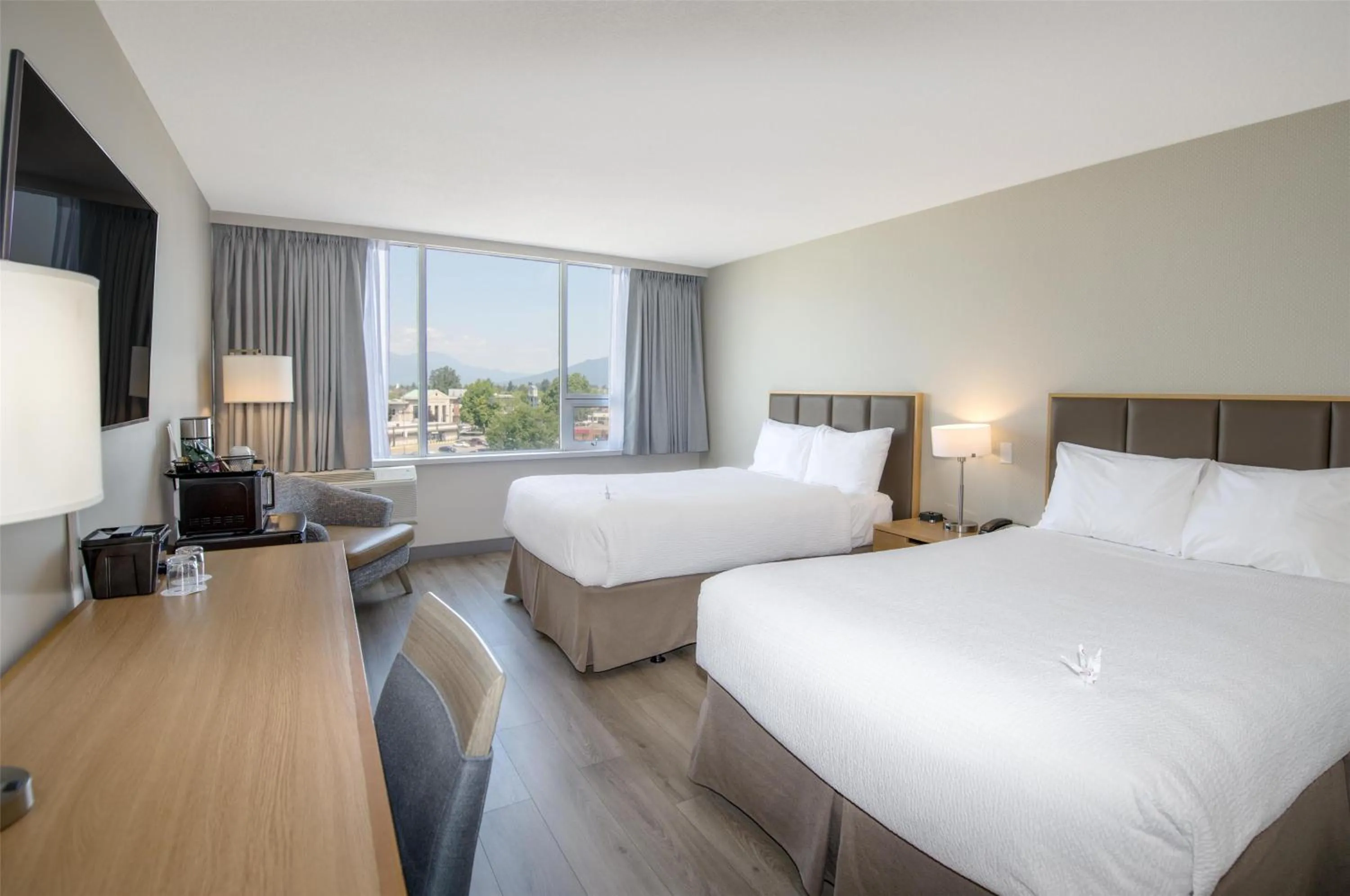 Bedroom, Bed in Coast Chilliwack Hotel by APA