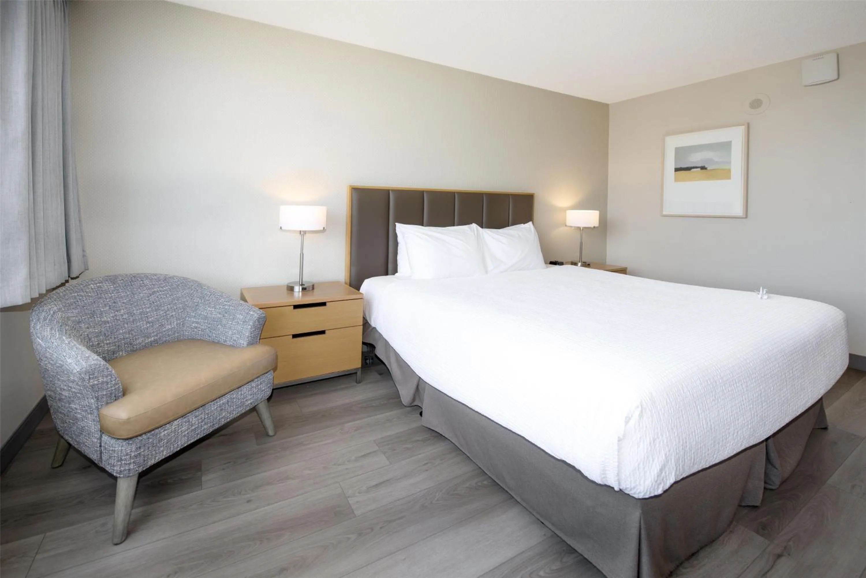 Bedroom, Bed in Coast Chilliwack Hotel by APA