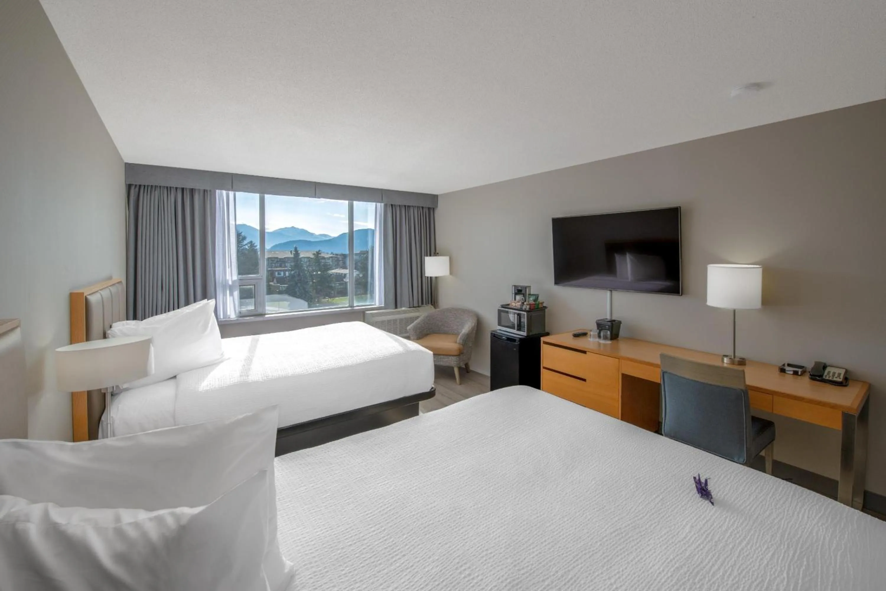Bedroom, Bed in Coast Chilliwack Hotel by APA