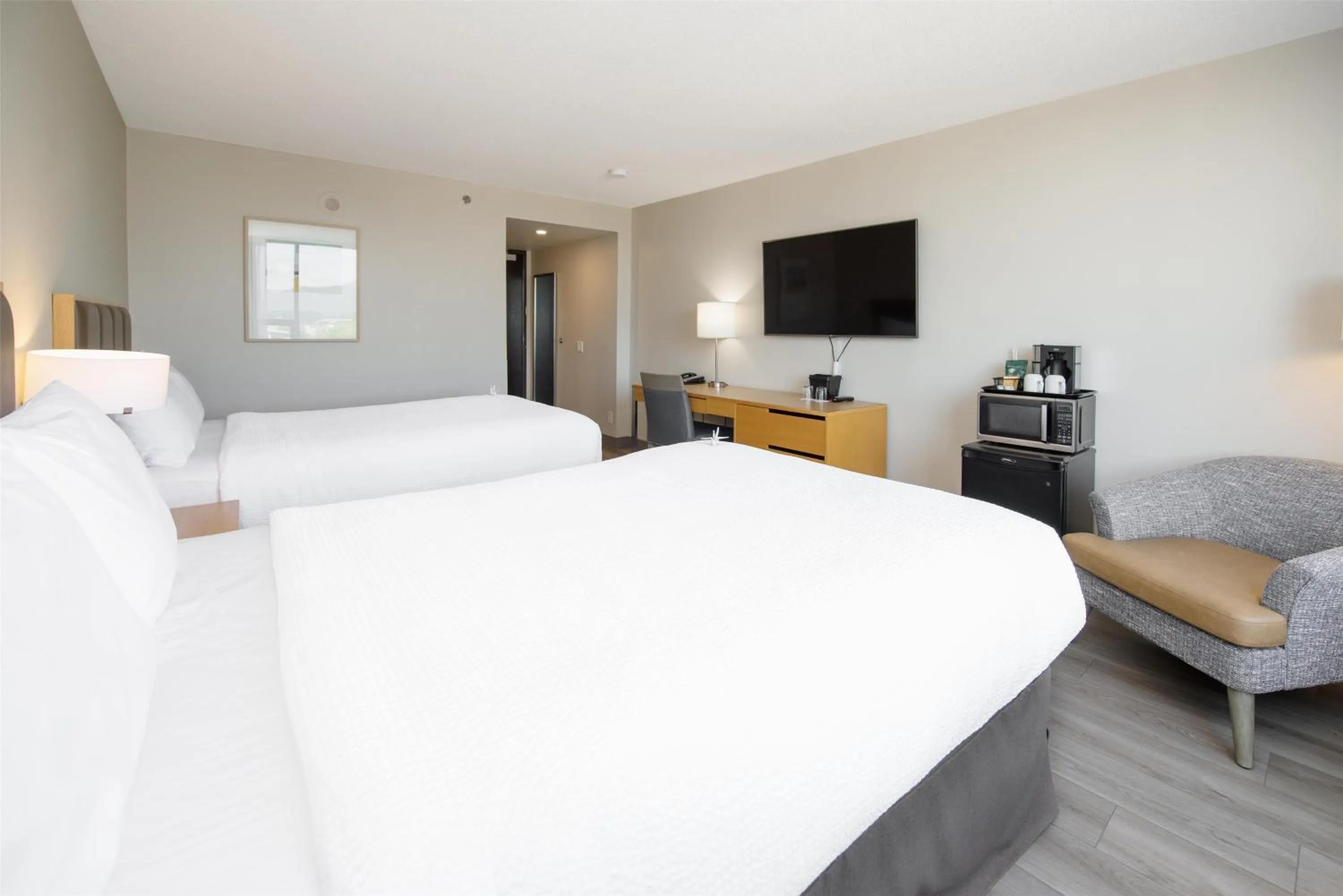 Bedroom, Bed in Coast Chilliwack Hotel by APA