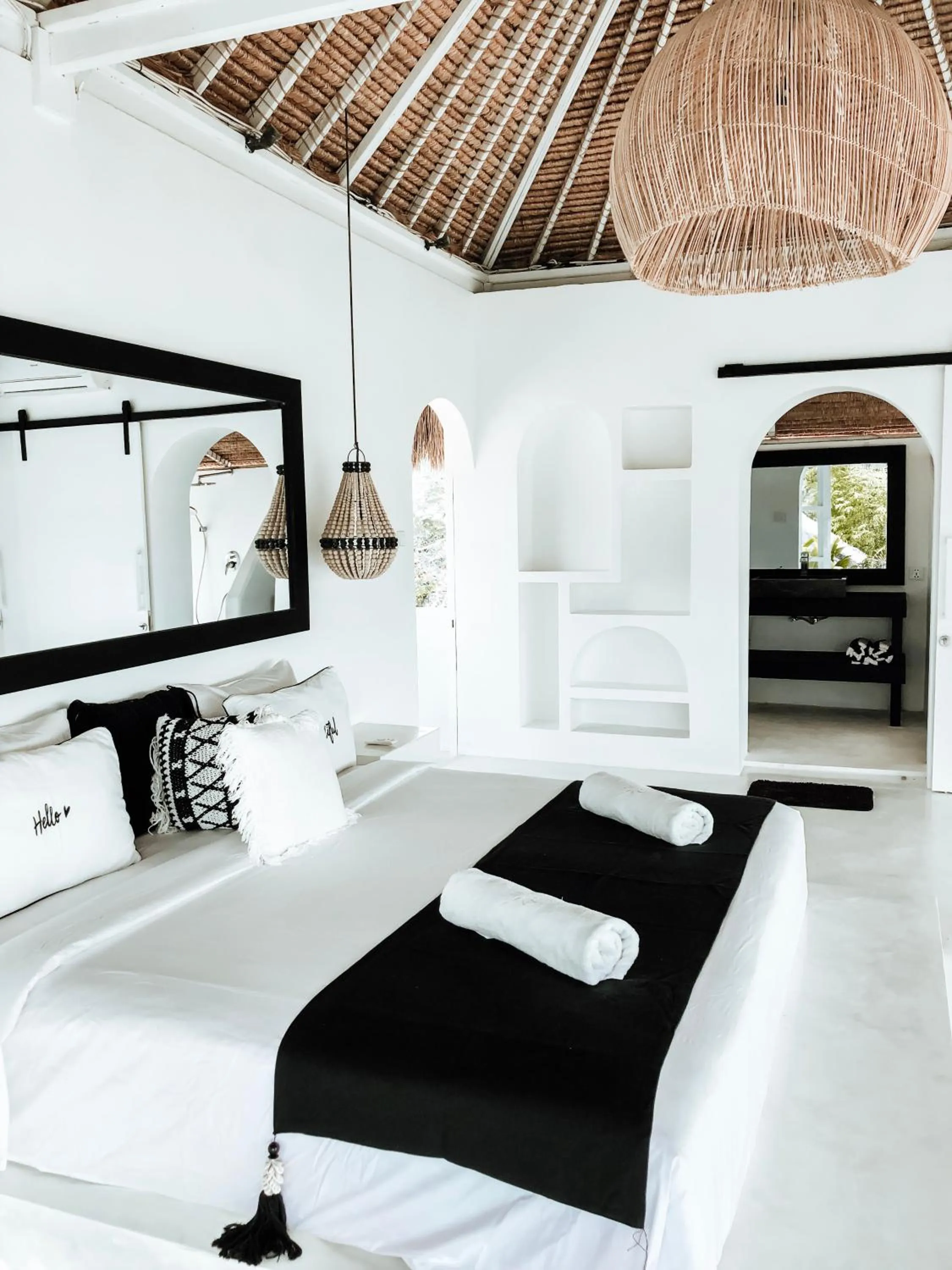 Bedroom, Bed in White Palm Hotel Uluwatu Bali