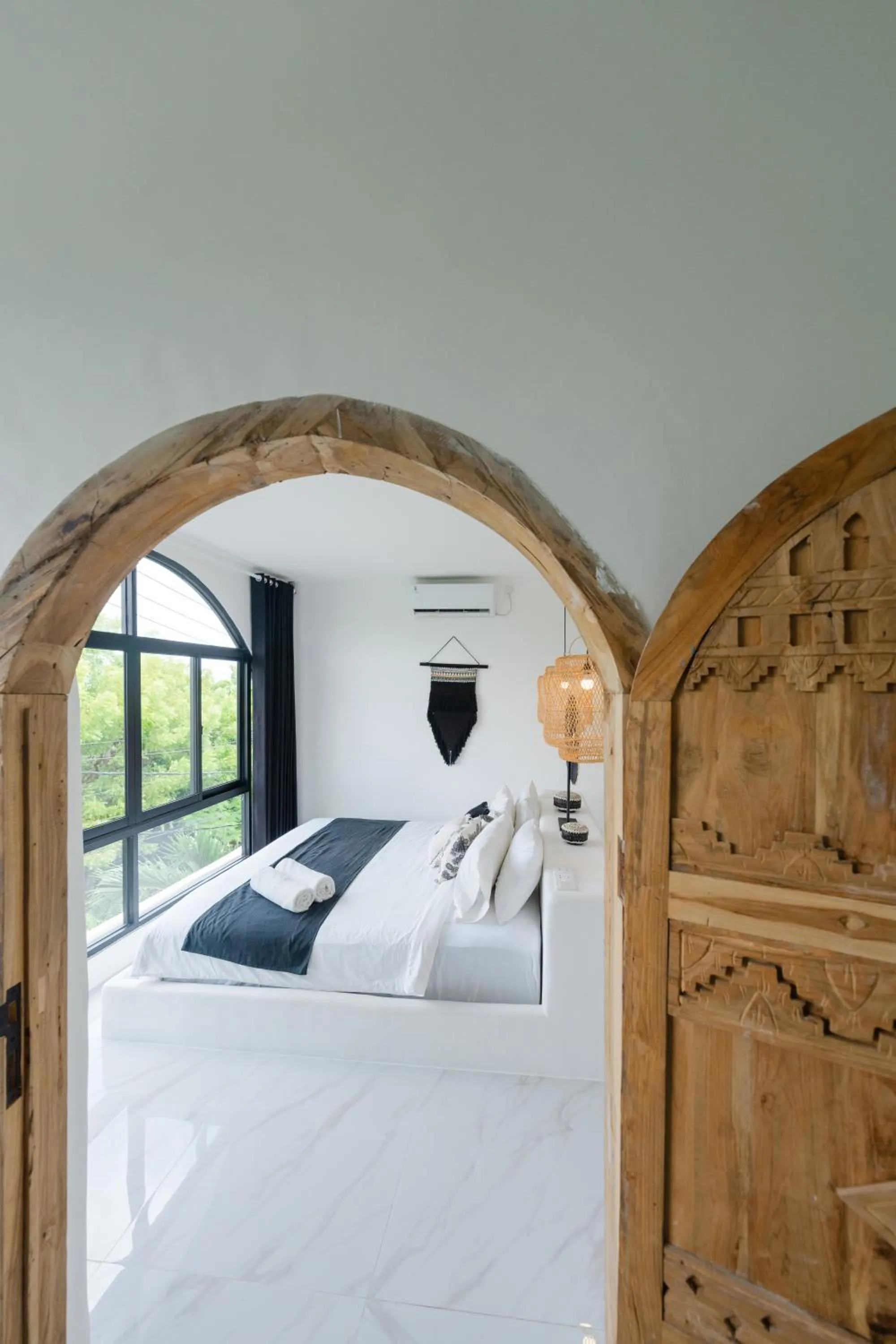 Bed in White Palm Hotel Uluwatu Bali