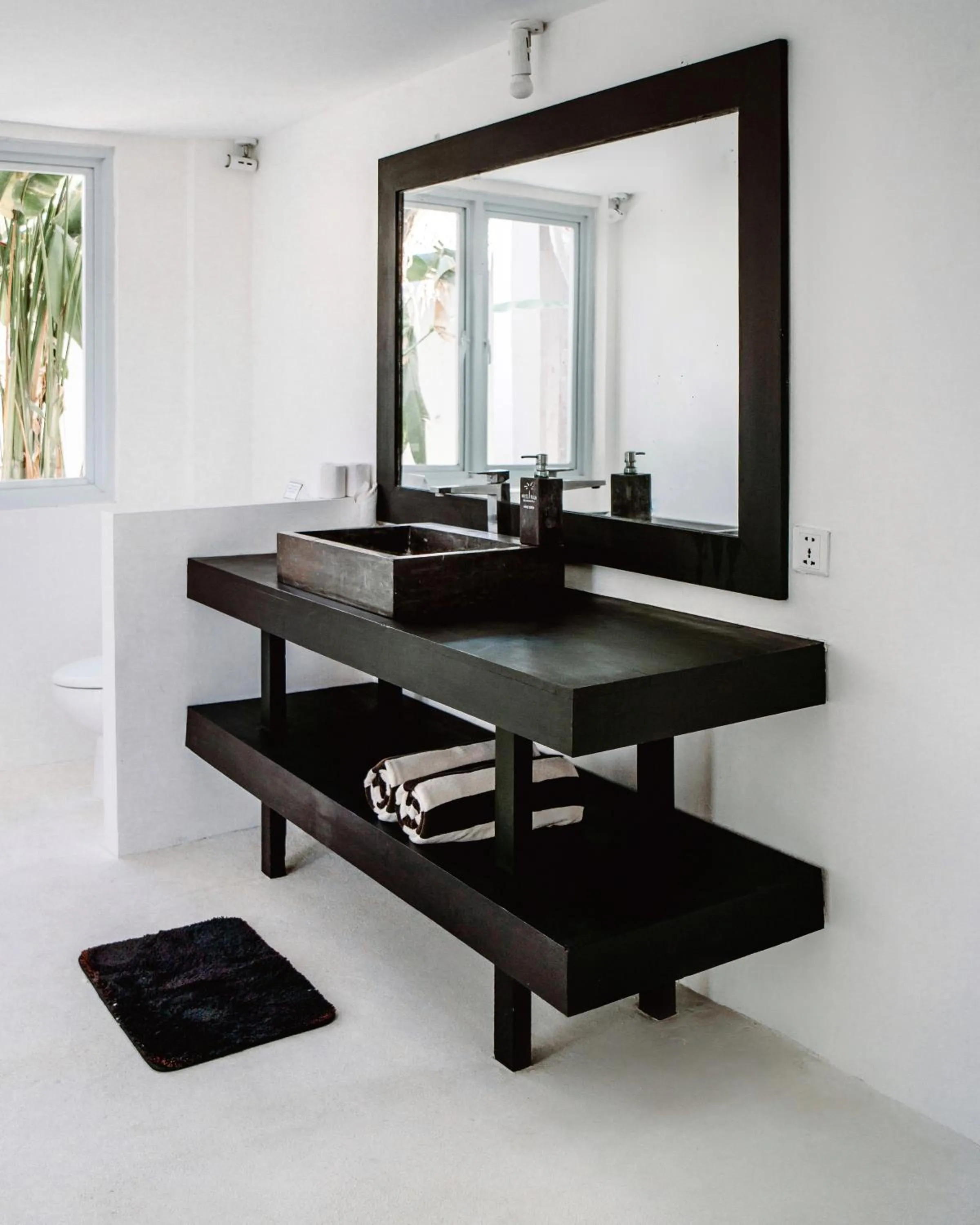 Bathroom in White Palm Hotel Uluwatu Bali