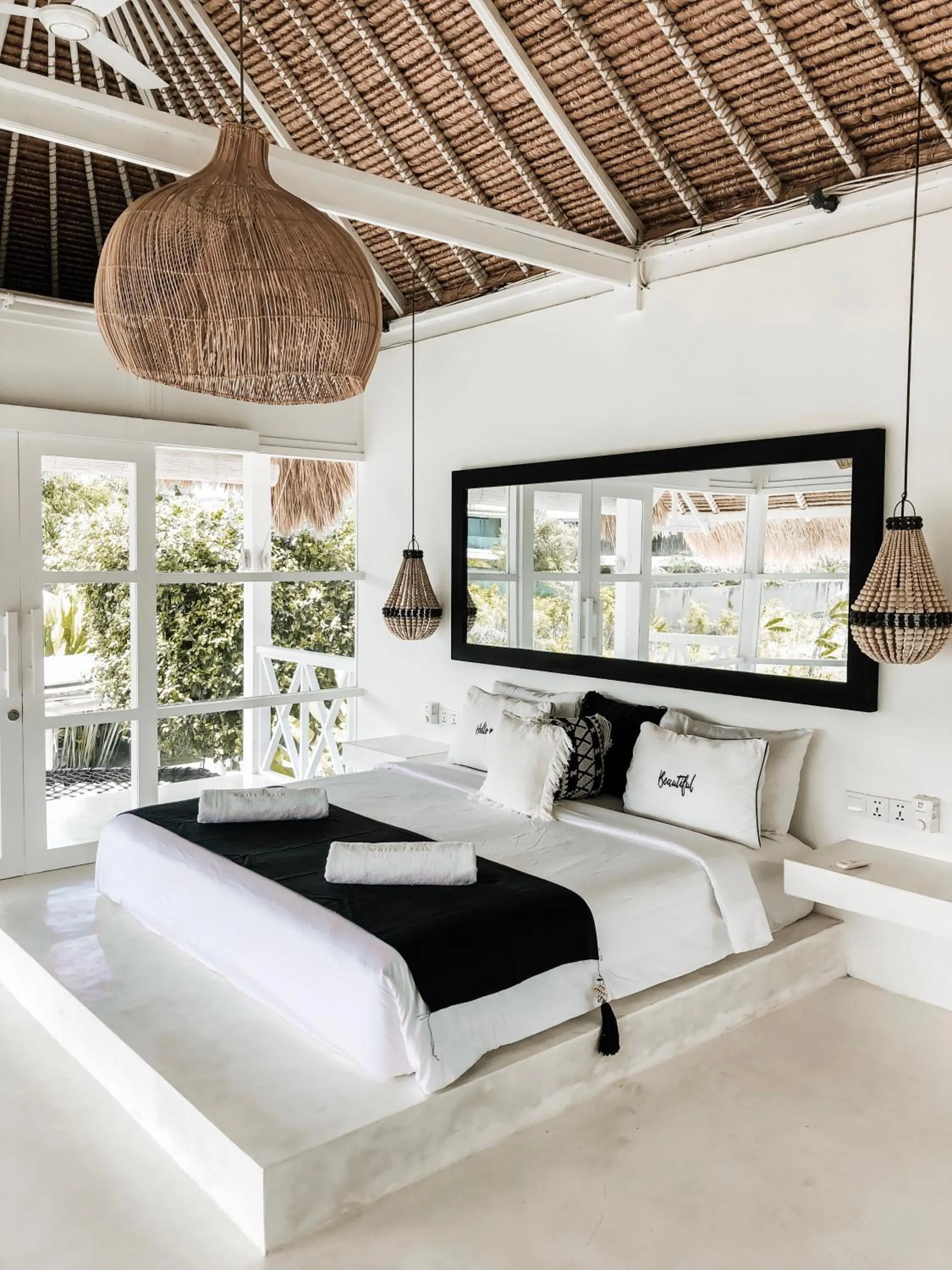 Bedroom, Bed in White Palm Hotel Uluwatu Bali