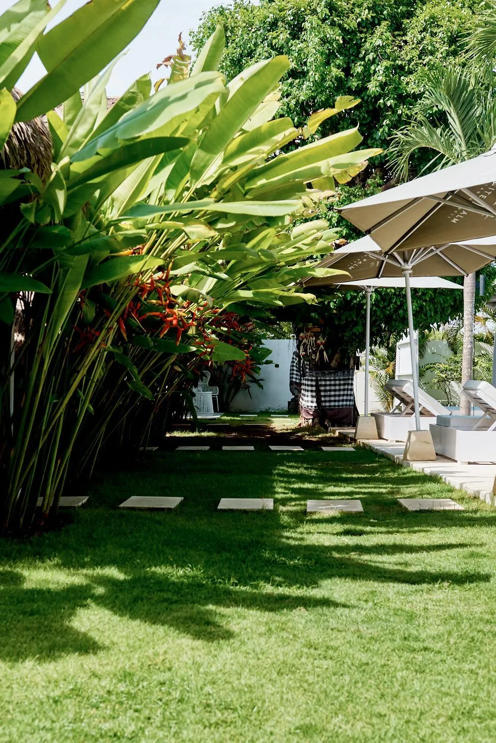 Garden in White Palm Hotel Uluwatu Bali