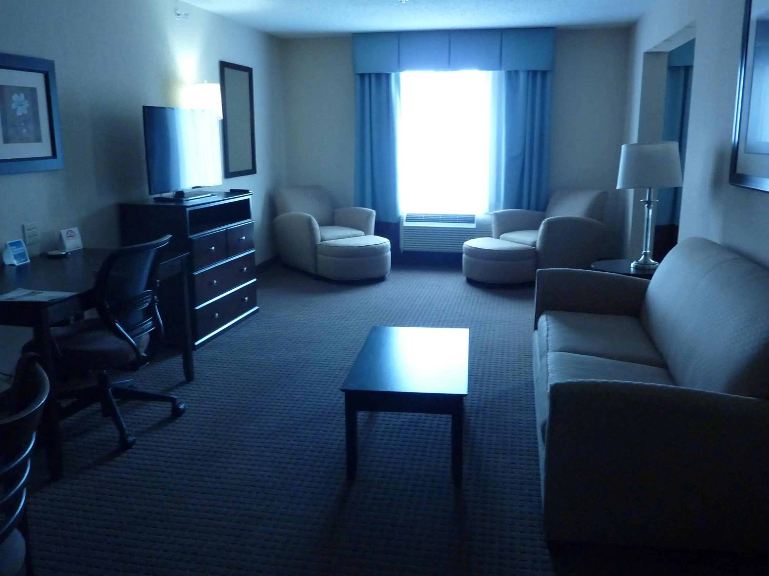 Living room in Wingate by Wyndham Erlanger - Florence - Cincinnati South