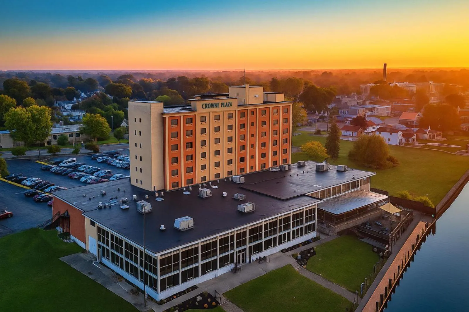 Property building in Crowne Plaza Niagara Falls NY - Riverside by IHG