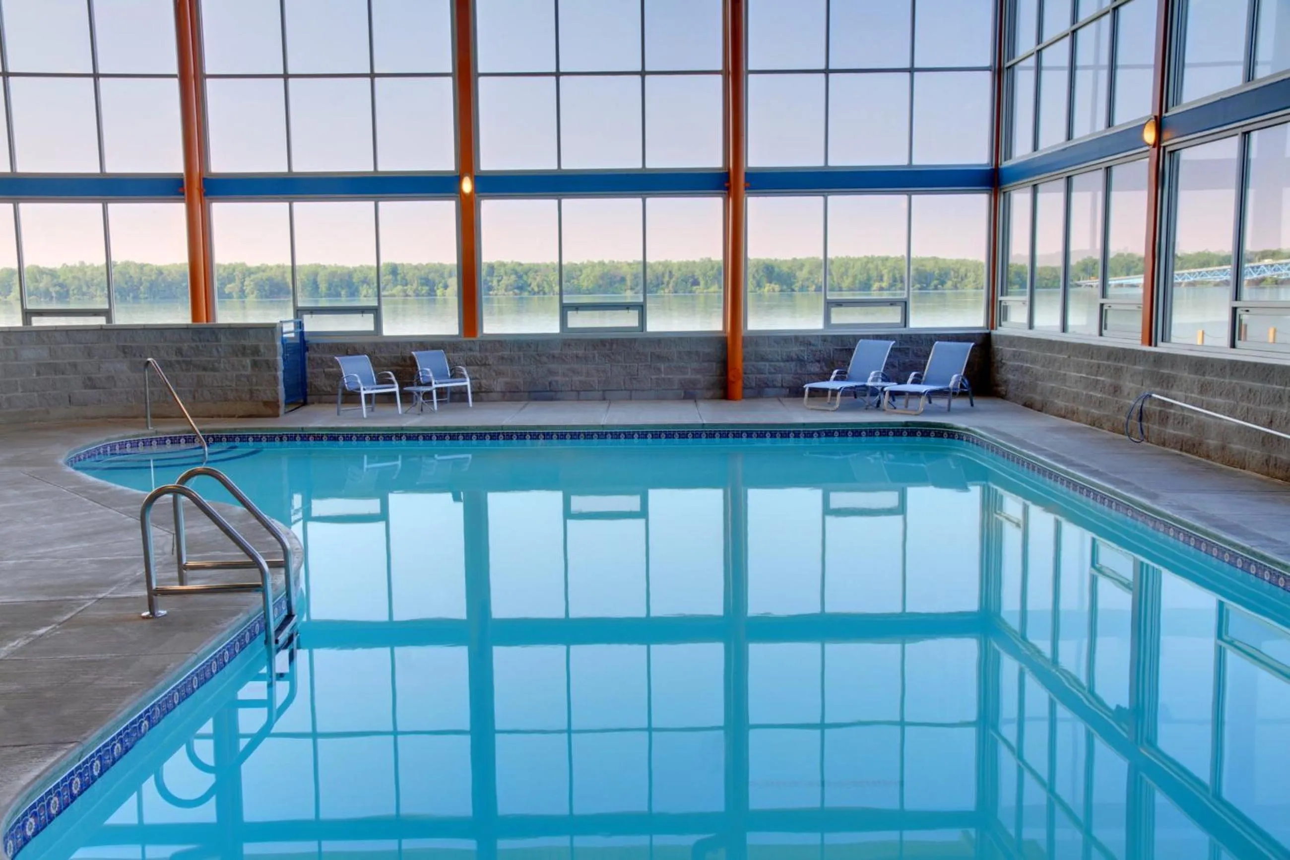 Swimming pool in Niagara Riverside Resort; BW Premier Collection
