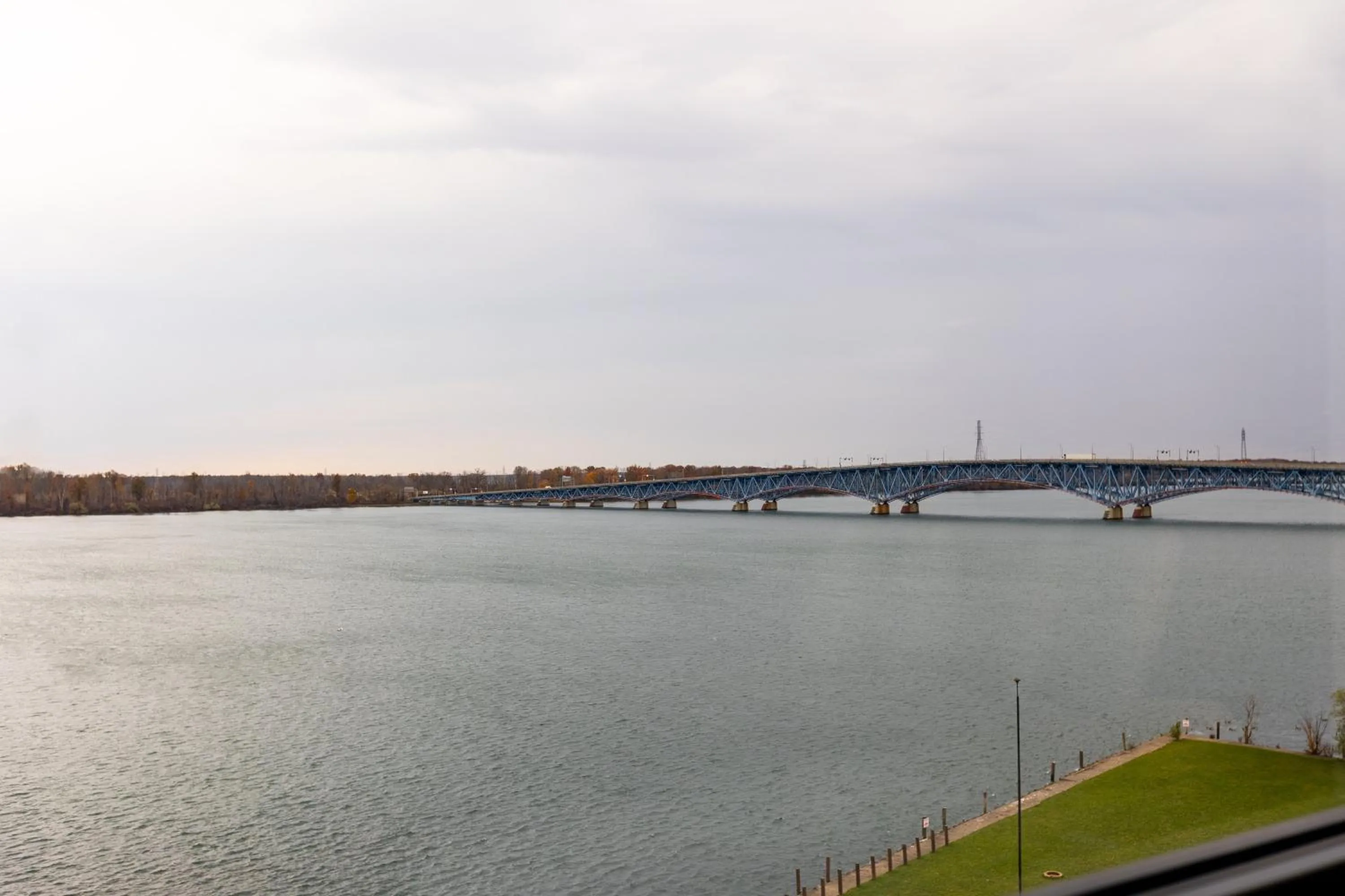 River view in Niagara Riverside Resort; BW Premier Collection