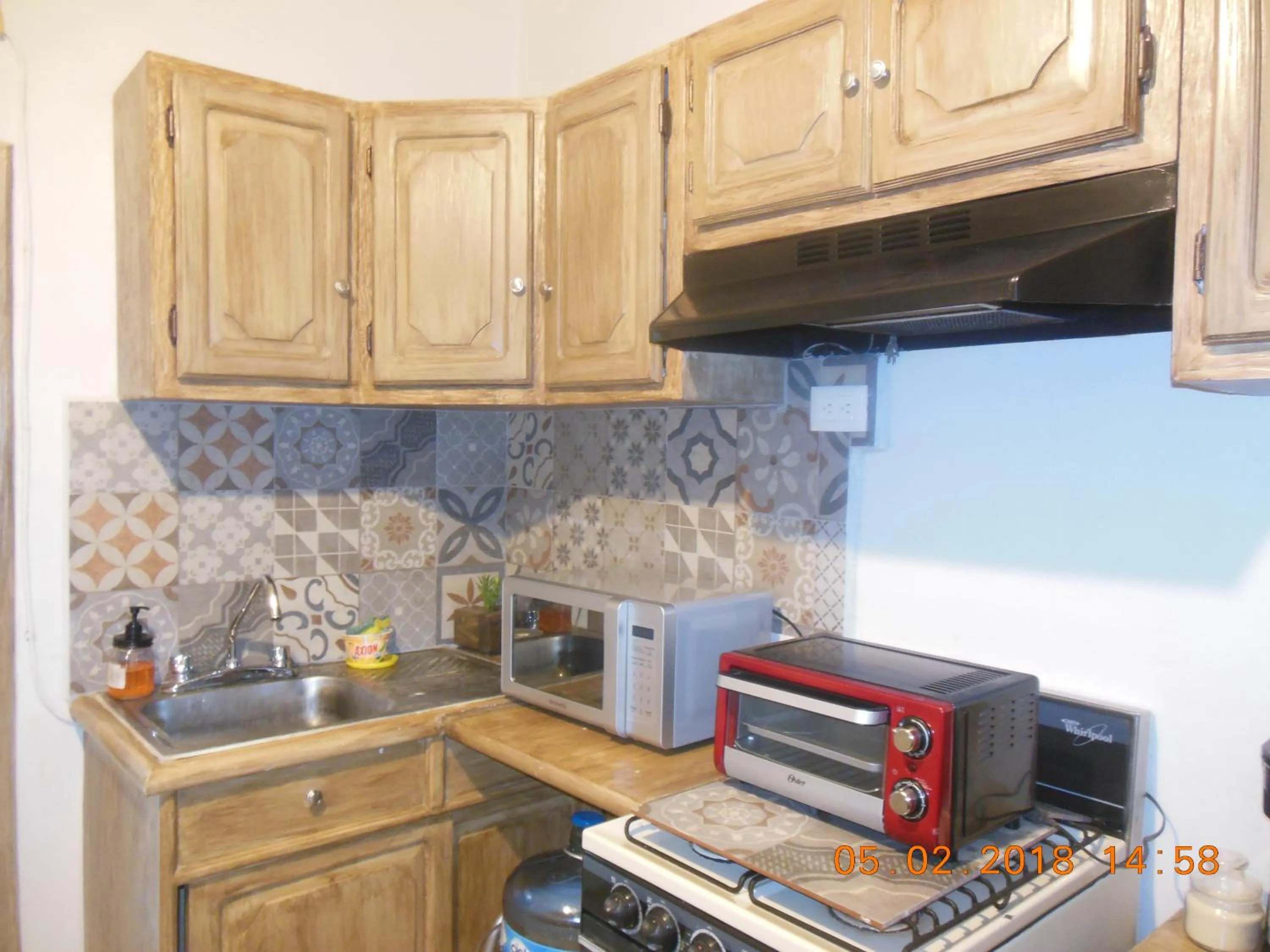 Communal kitchen in Casa El Ombligo de la Luna