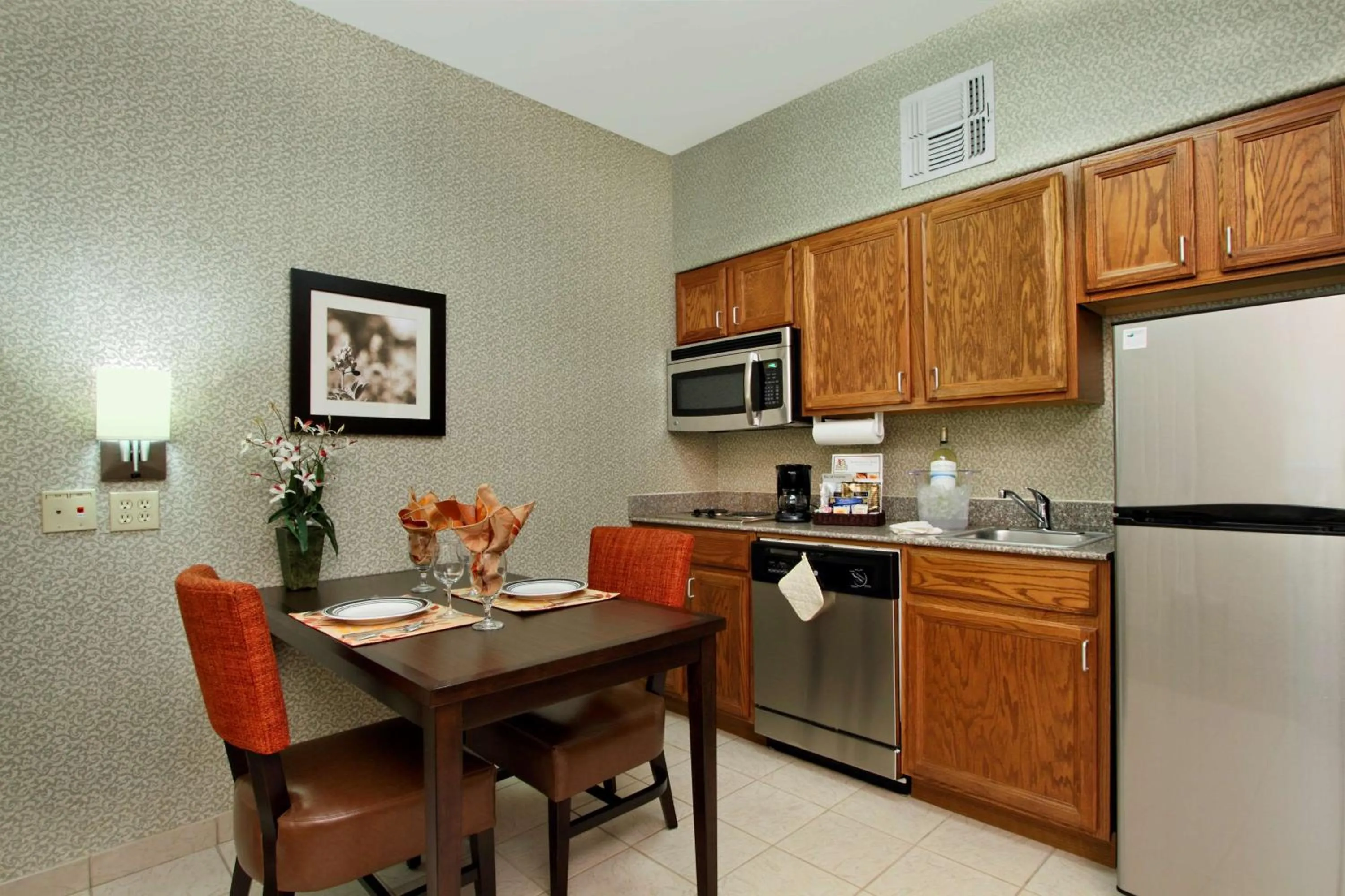 Kitchen or kitchenette in Homewood Suites by Hilton Houston-Woodlands-Shenandoah