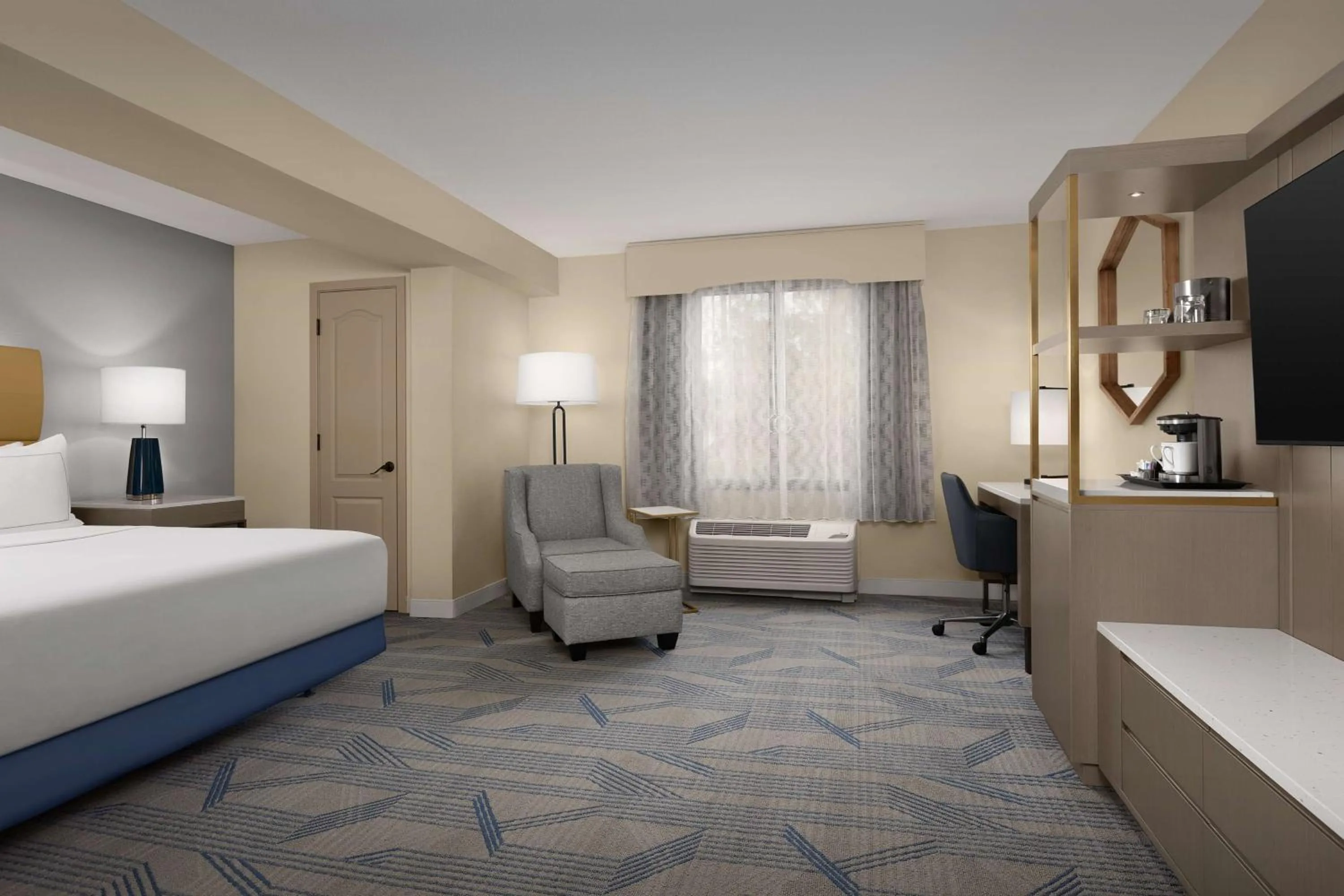 Bed in DoubleTree by Hilton St. Augustine Historic District