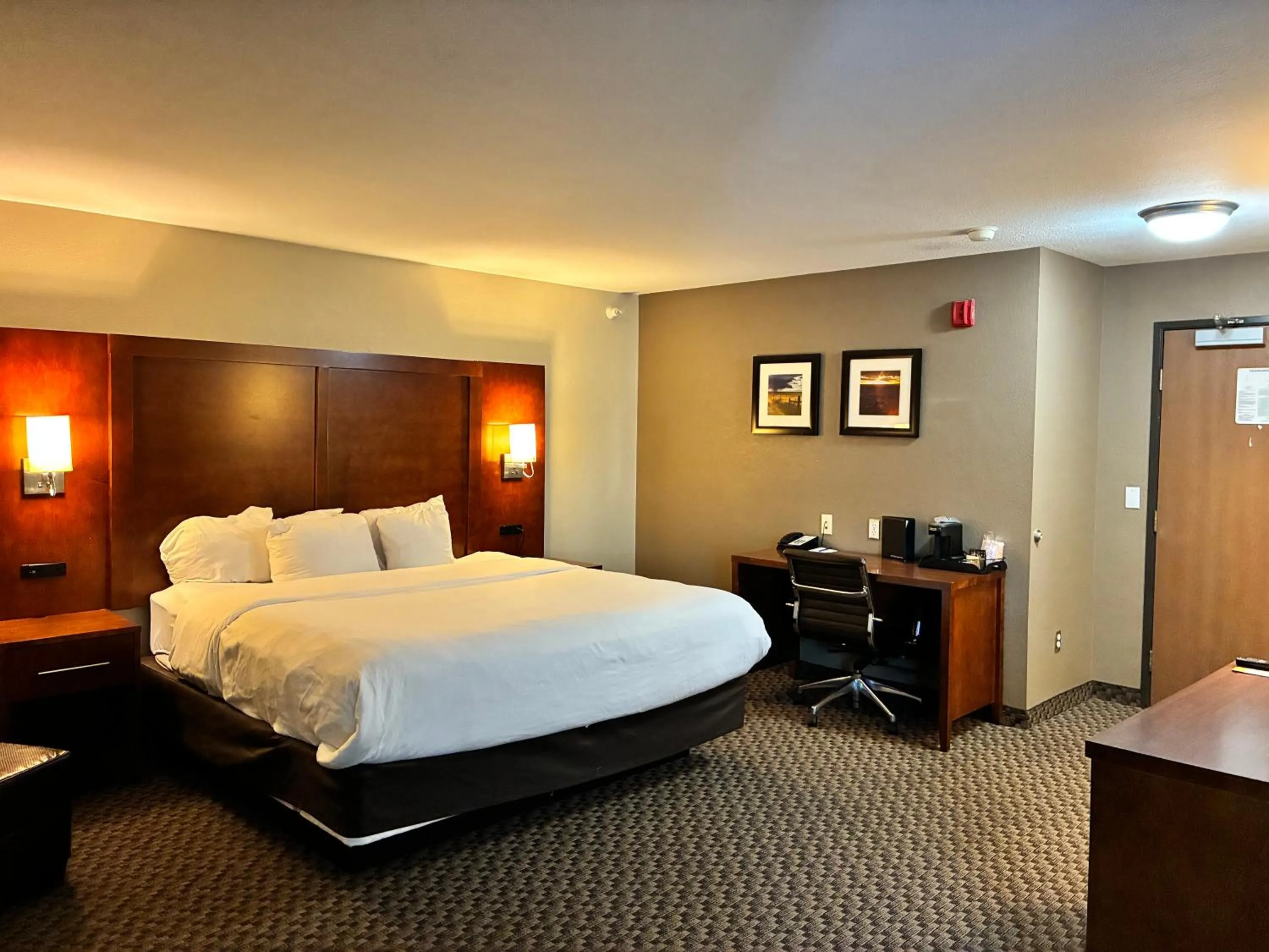 Bed in Comfort Inn & Suites Sterling