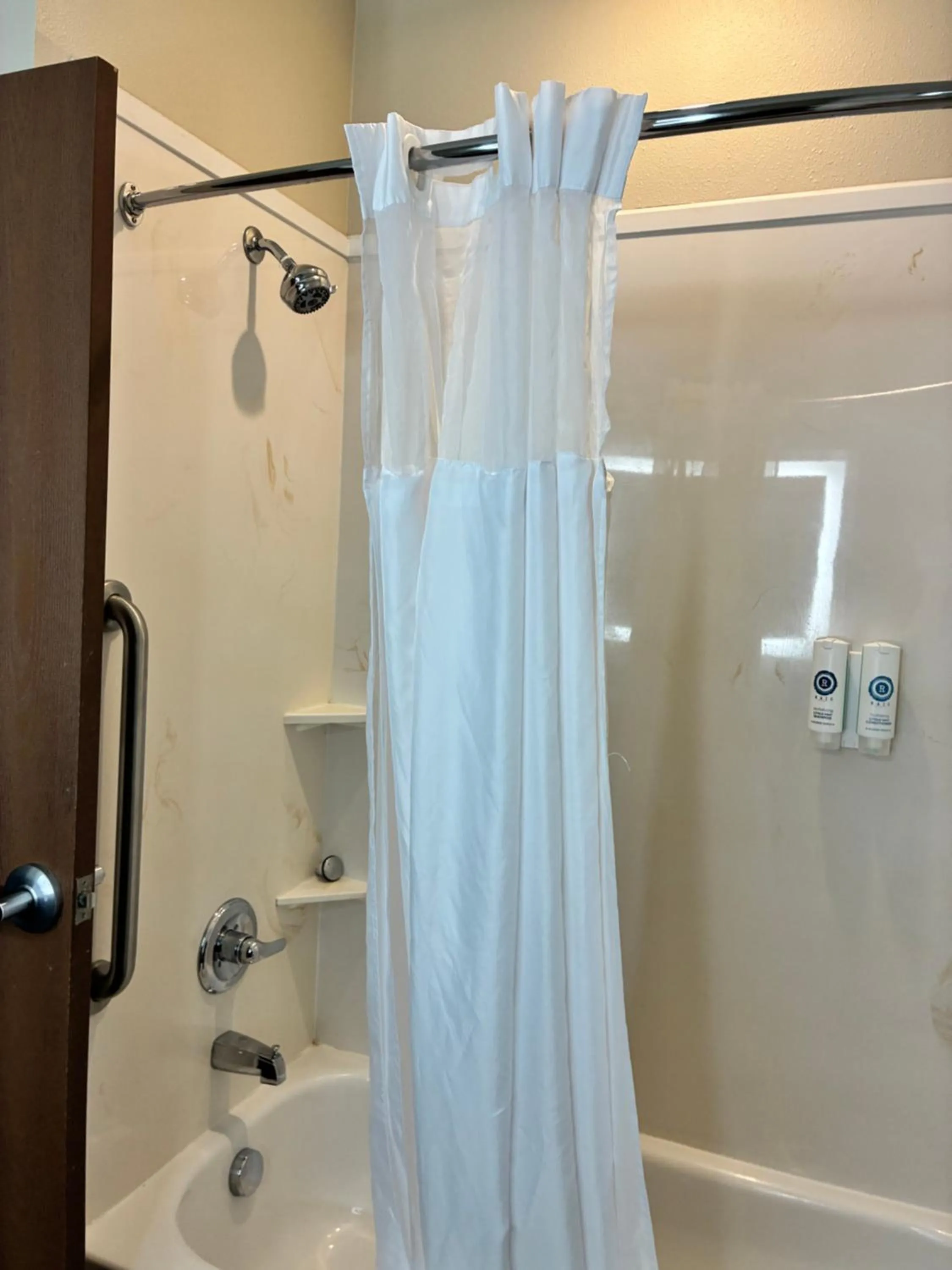 Shower in Comfort Inn & Suites Sterling