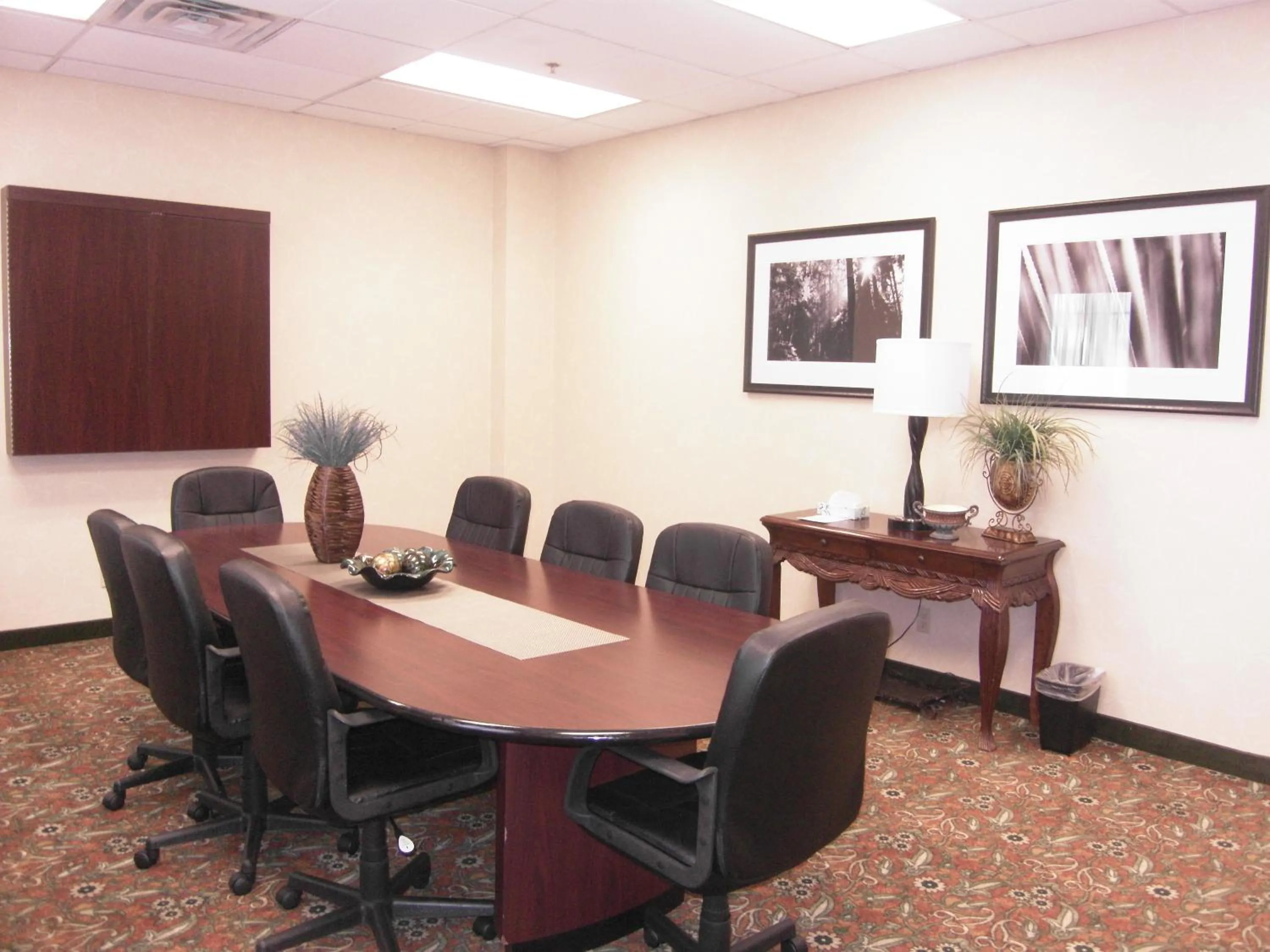 Business facilities in Country Inn & Suites by Radisson, Oklahoma City at Northwest Expressway, OK
