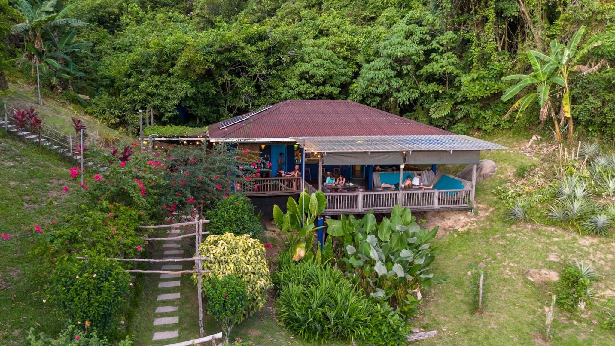 Restaurant/places to eat in Bigfin beach resort