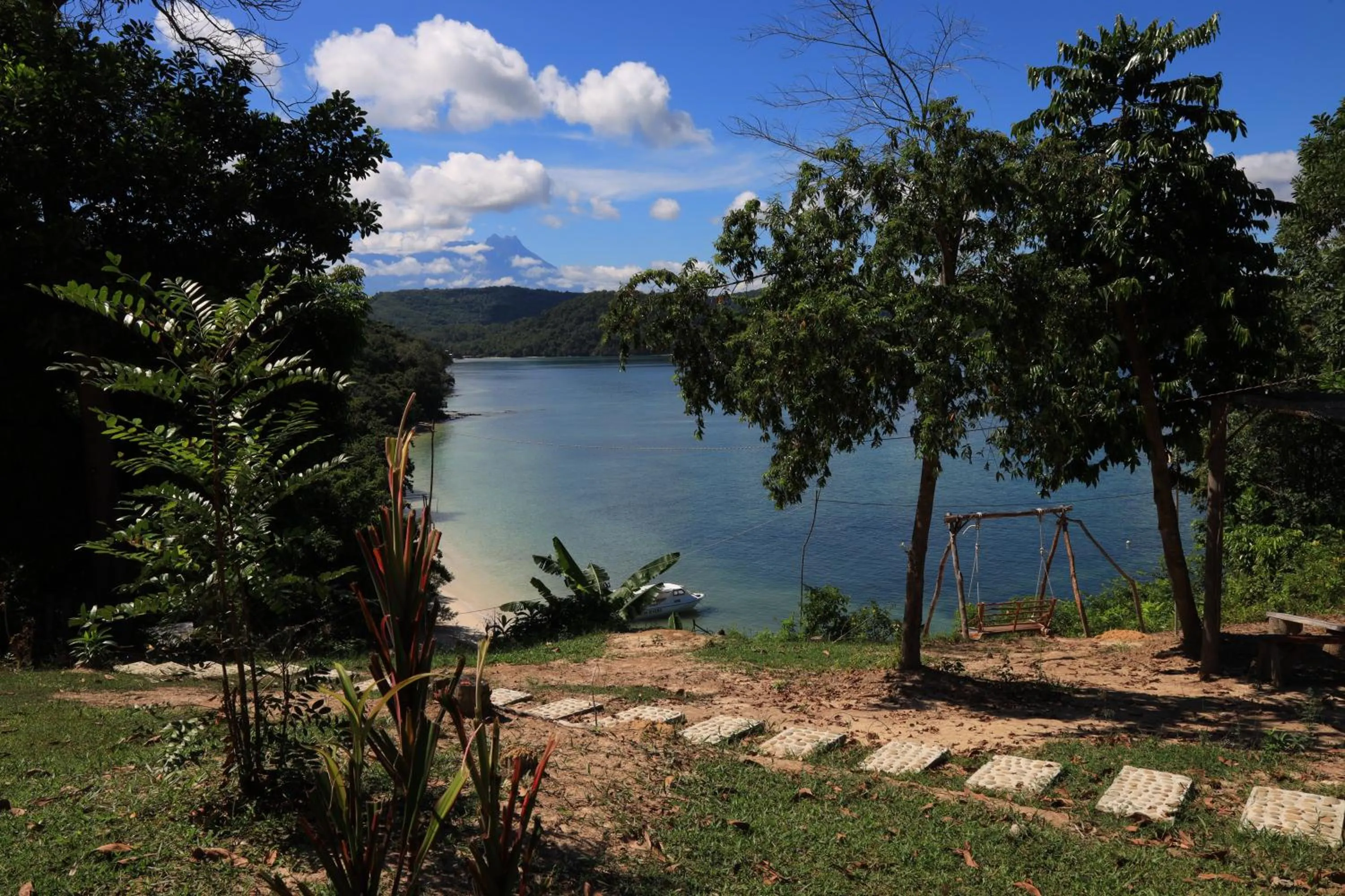 Natural landscape in Bigfin beach resort