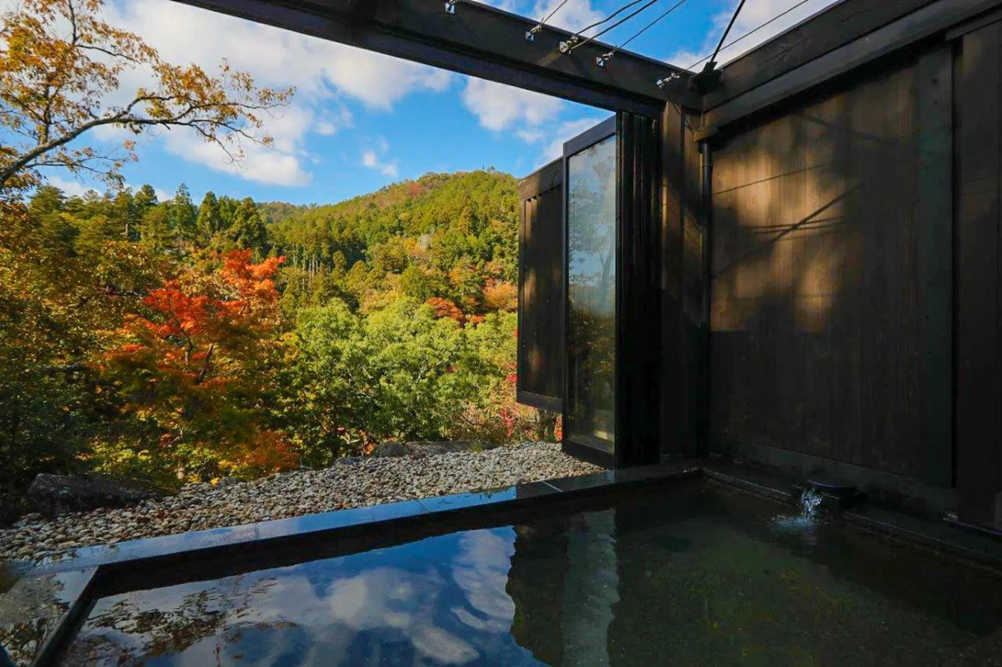 Open Air Bath in Momijiya Honkan Takaosansou