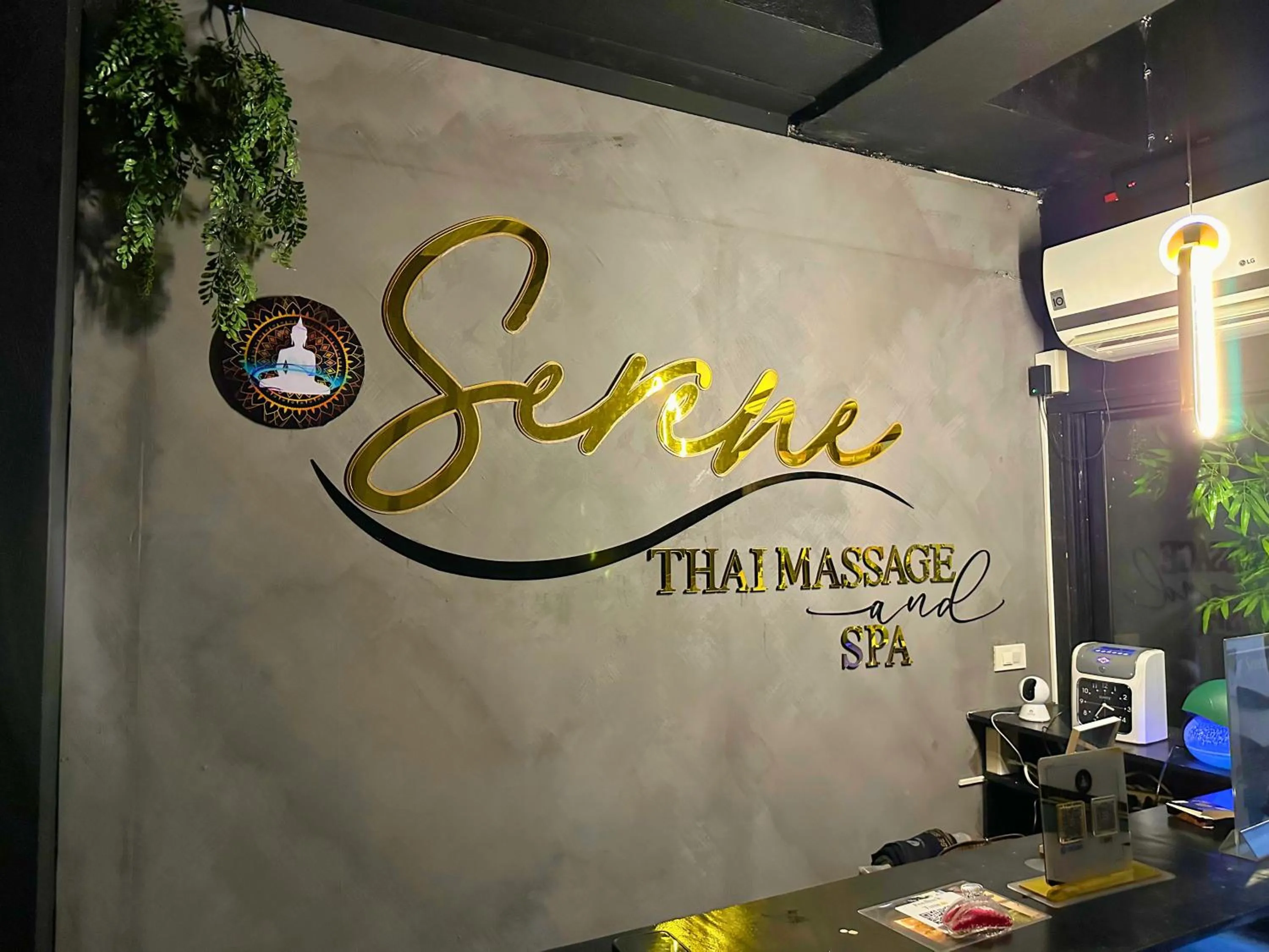 Massage in Containers by Eco Hotels