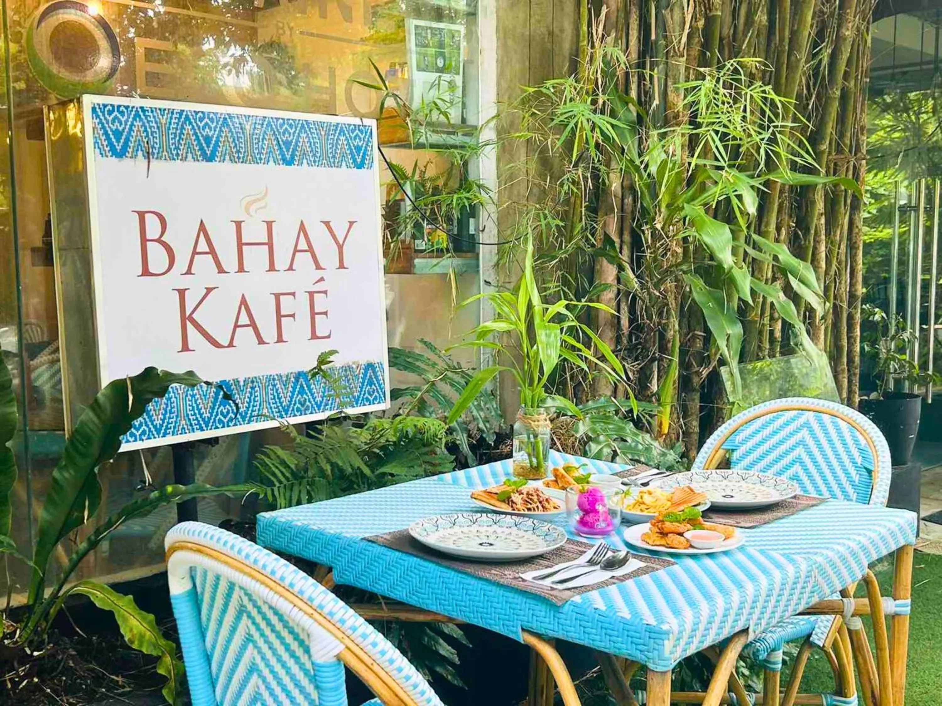 Dining area in Containers by Eco Hotels