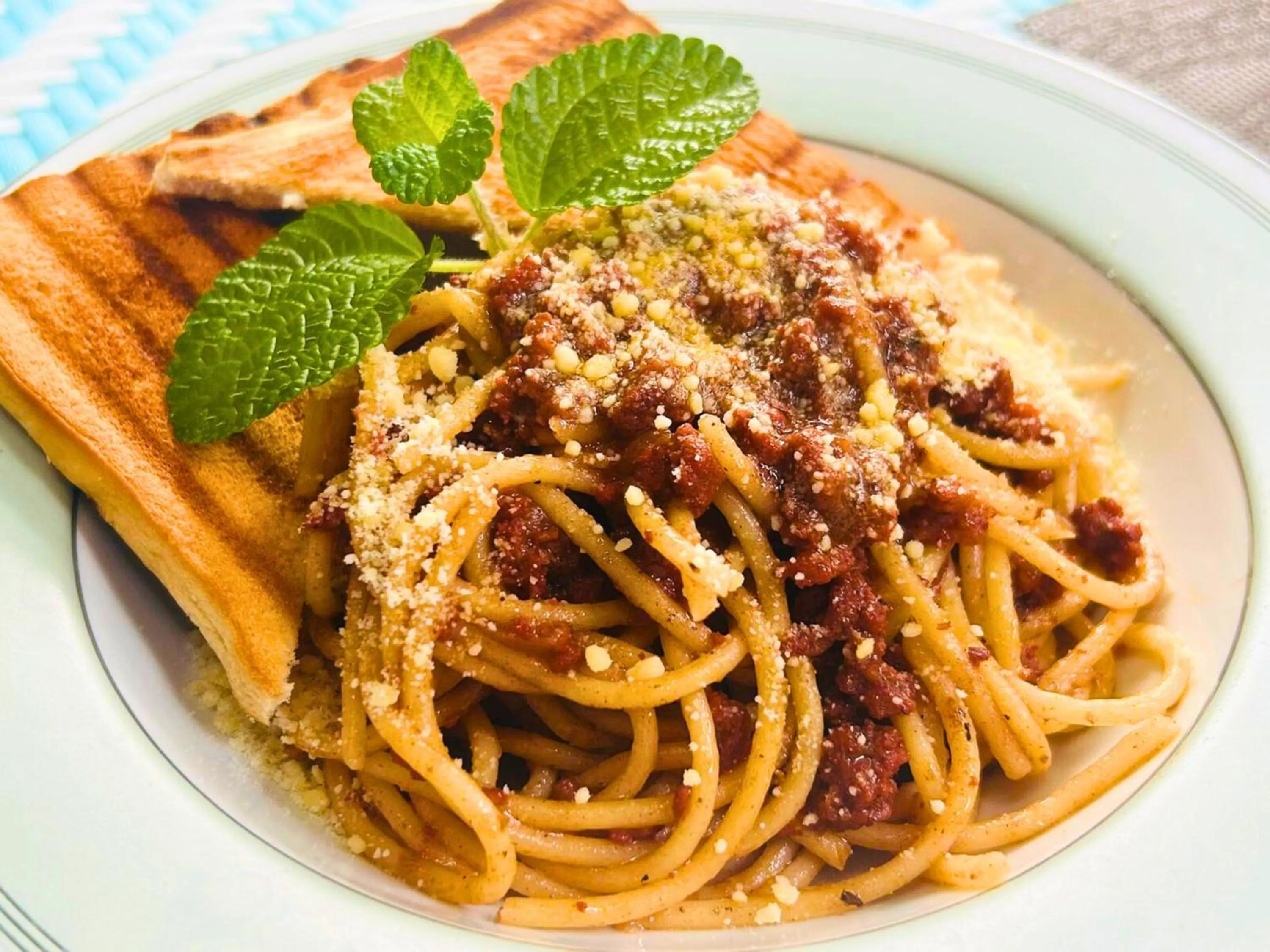 Food in Containers by Eco Hotels