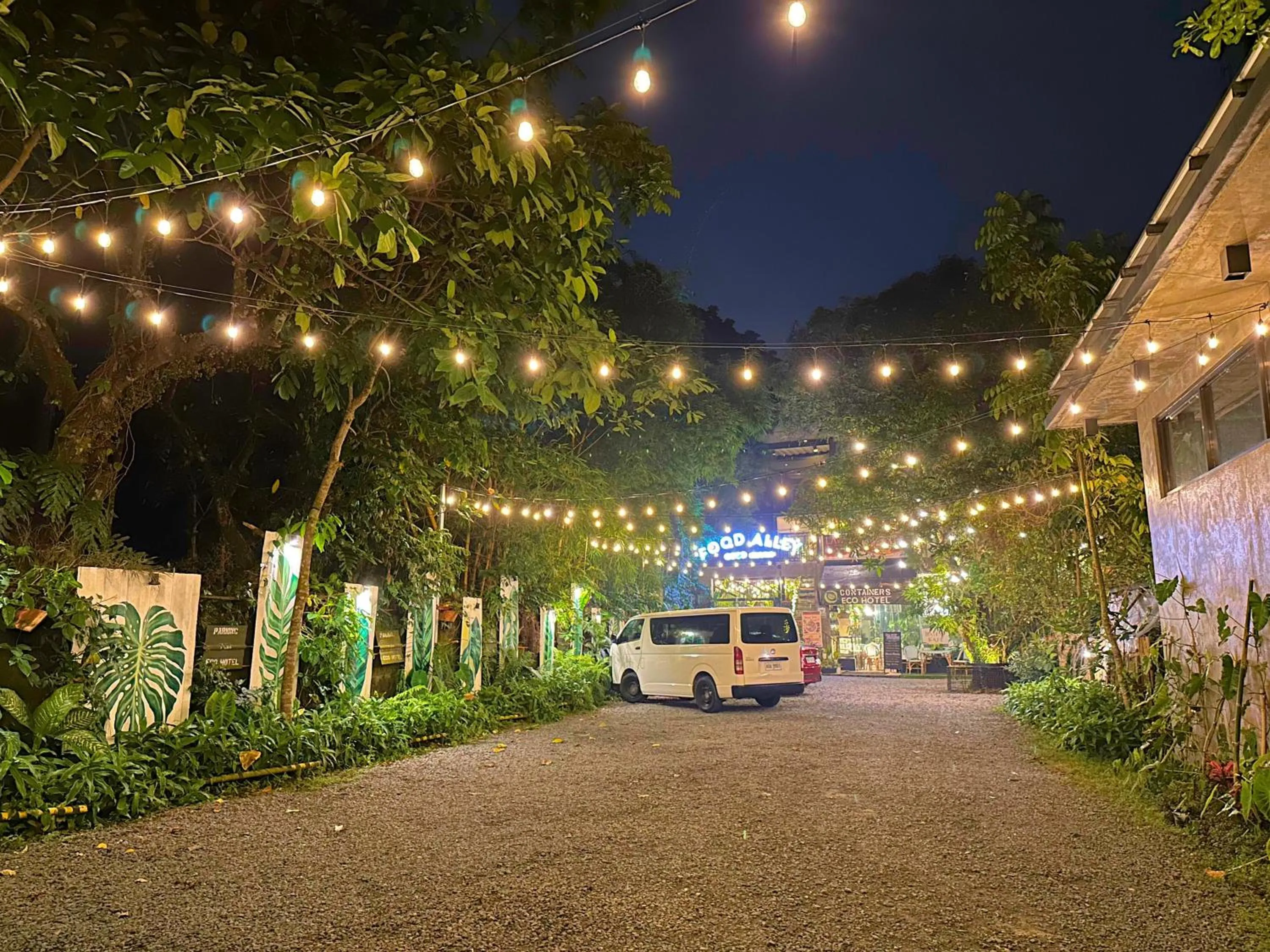 Parking in Containers by Eco Hotels