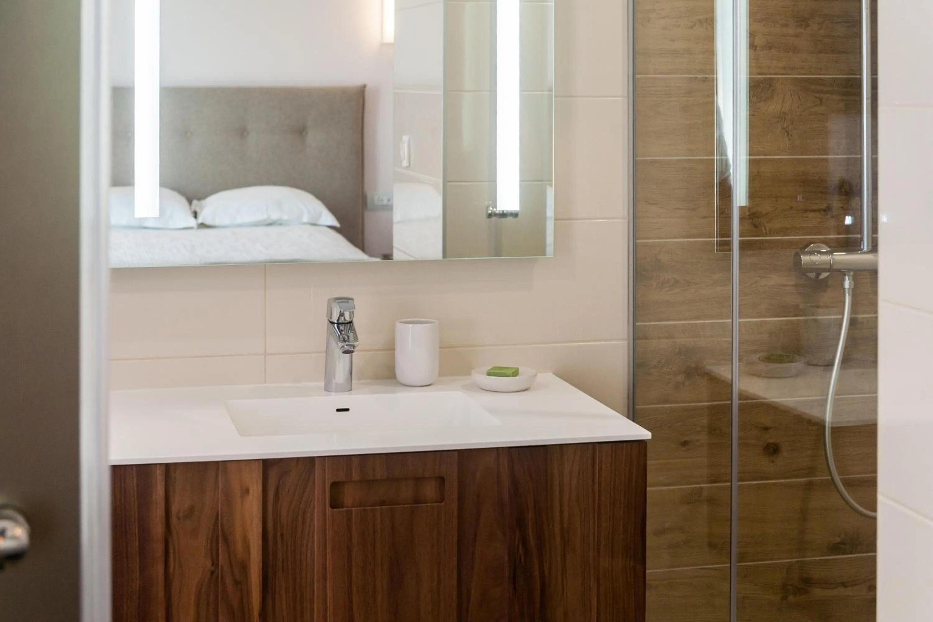 Bathroom in Amiral Hotel