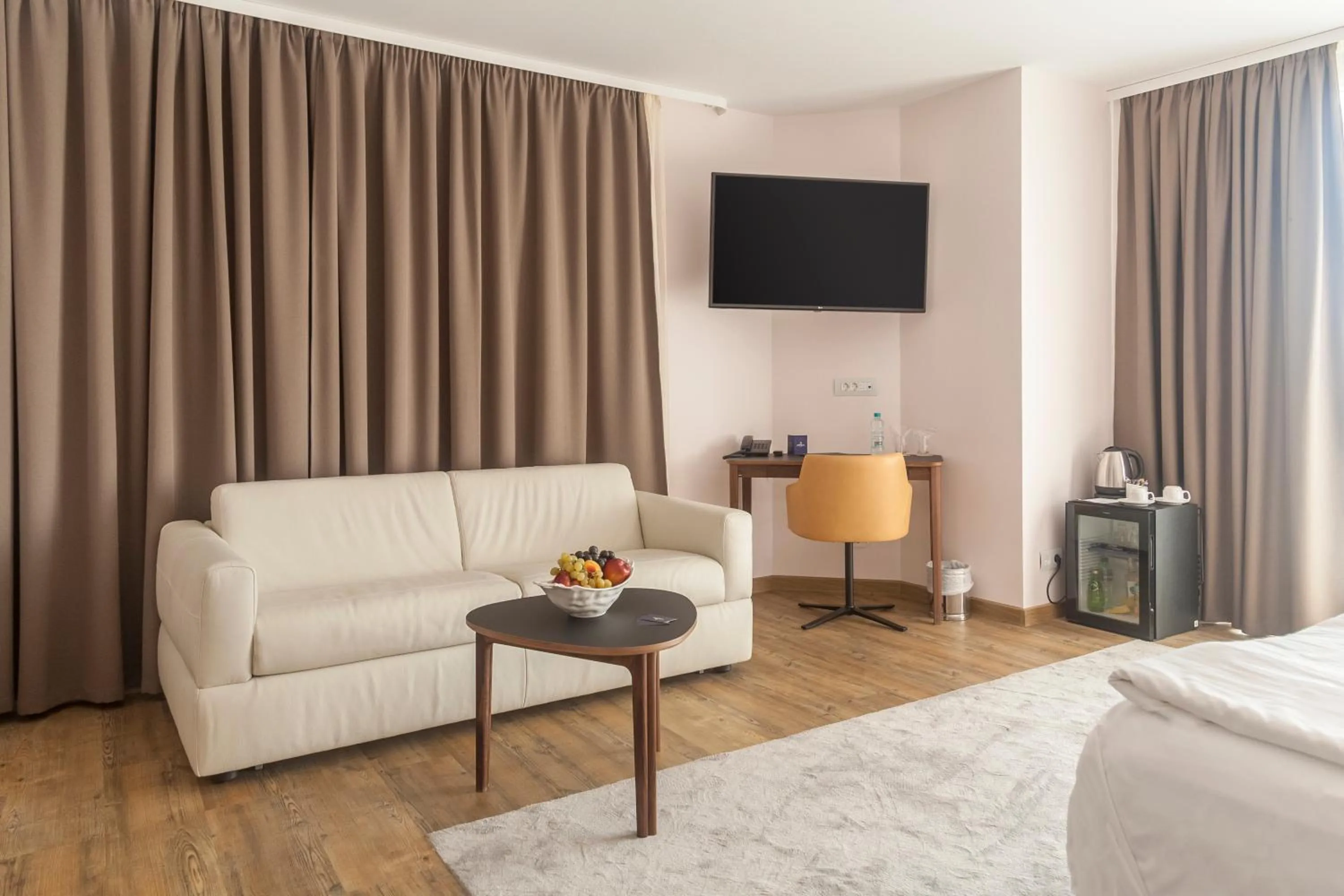 TV and multimedia, Bed in Amiral Hotel