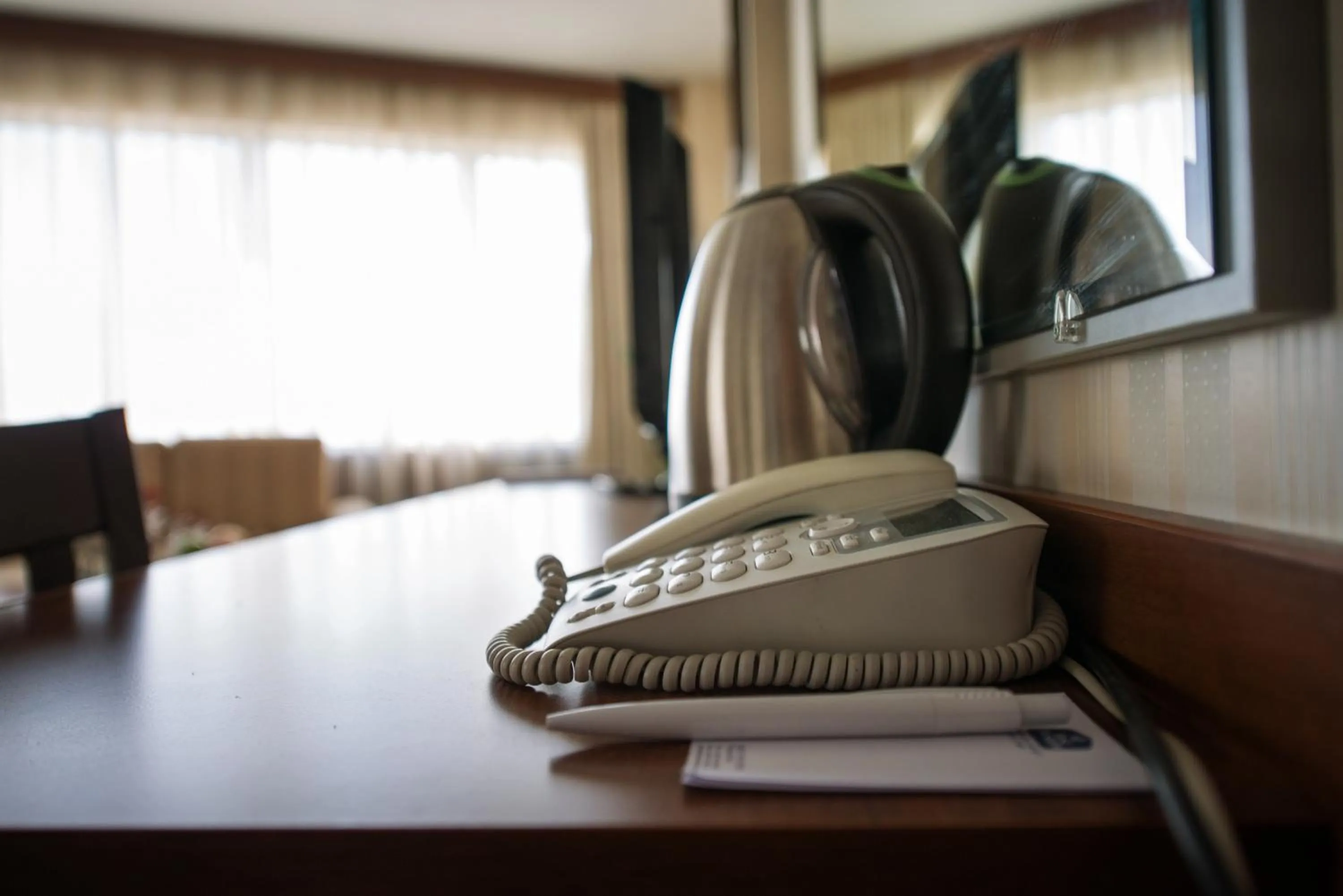 Coffee/tea facilities in Amiral Hotel