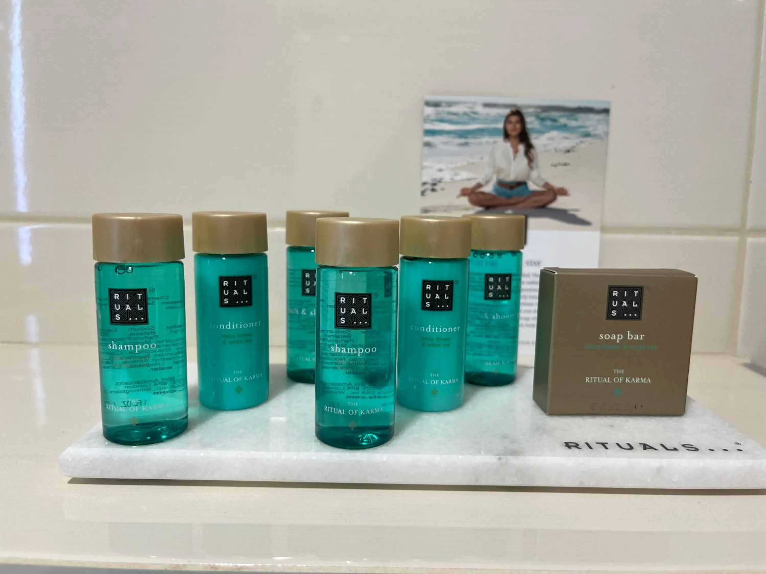 Bathroom in Amiral Hotel